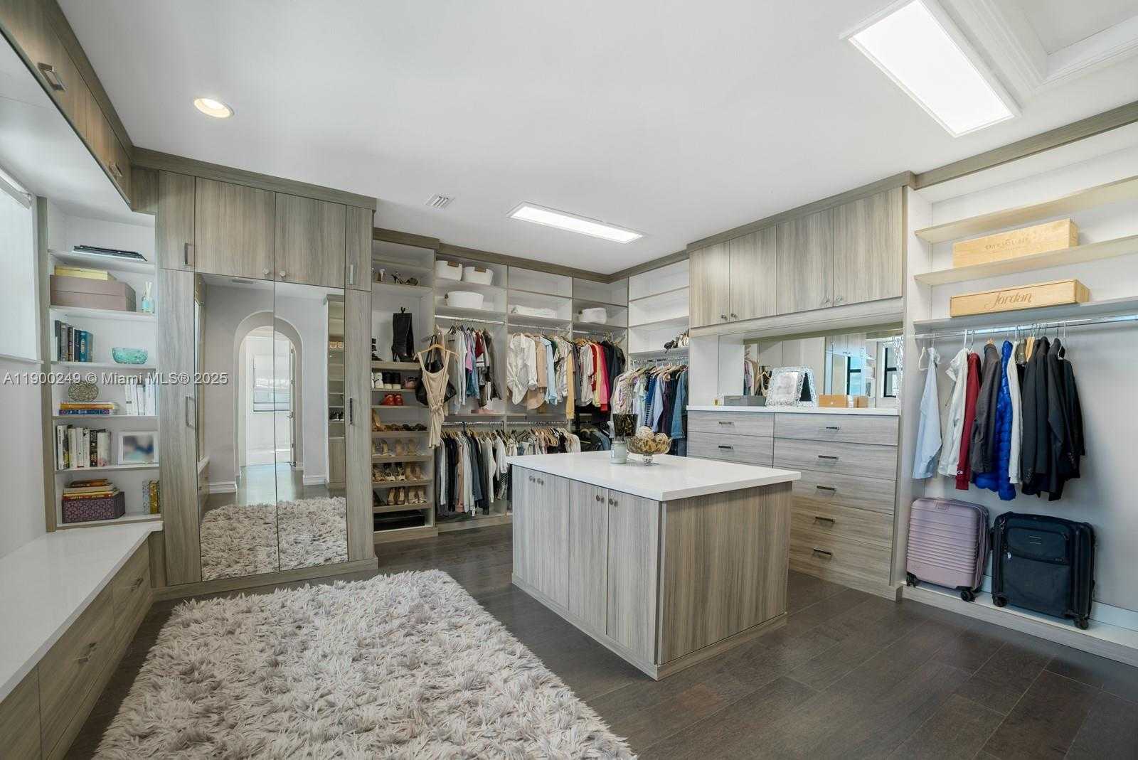 Small Image of 8445 EAST WATERCREST CIR E, Parkland Number 35