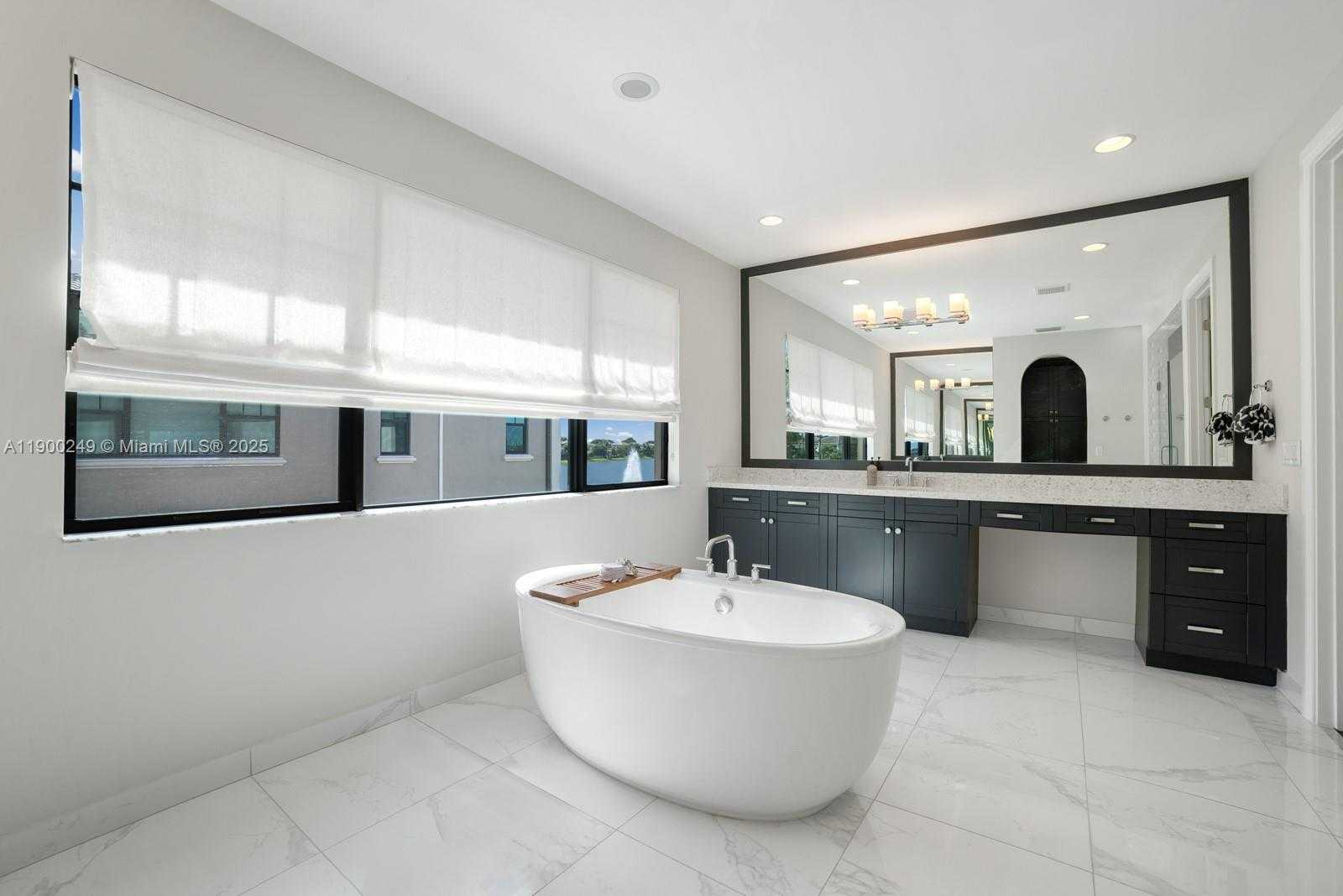 Small Image of 8445 EAST WATERCREST CIR E, Parkland Number 38