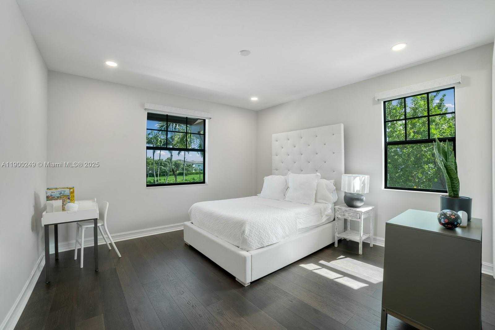 Small Image of 8445 EAST WATERCREST CIR E, Parkland Number 41