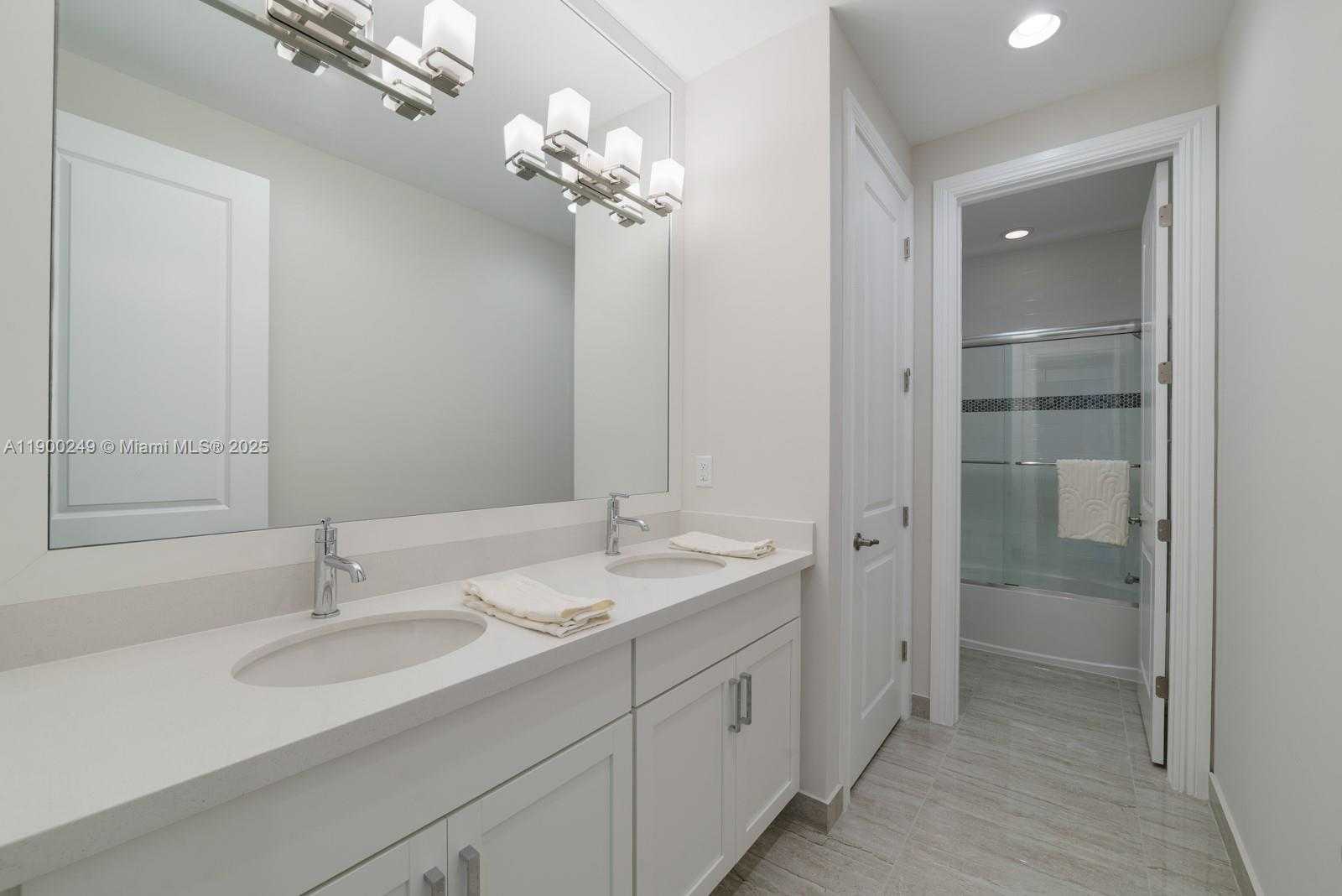 Small Image of 8445 EAST WATERCREST CIR E, Parkland Number 46