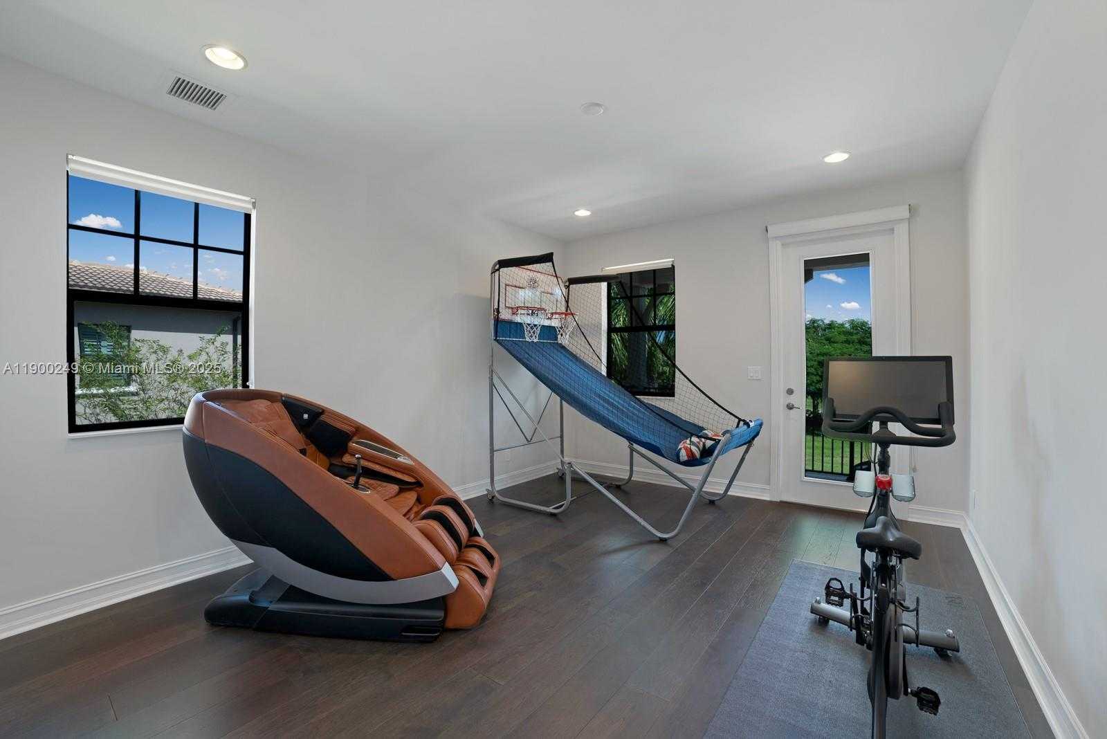 Small Image of 8445 EAST WATERCREST CIR E, Parkland Number 47