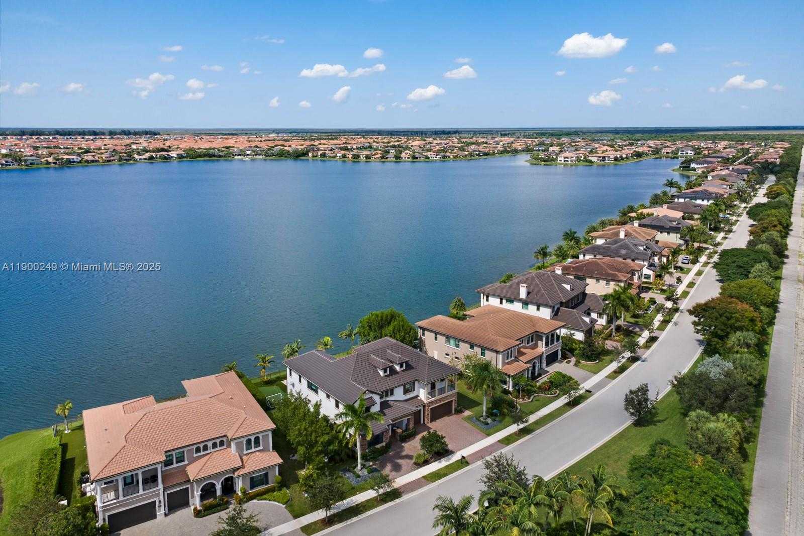 Small Image of 8445 EAST WATERCREST CIR E, Parkland Number 58