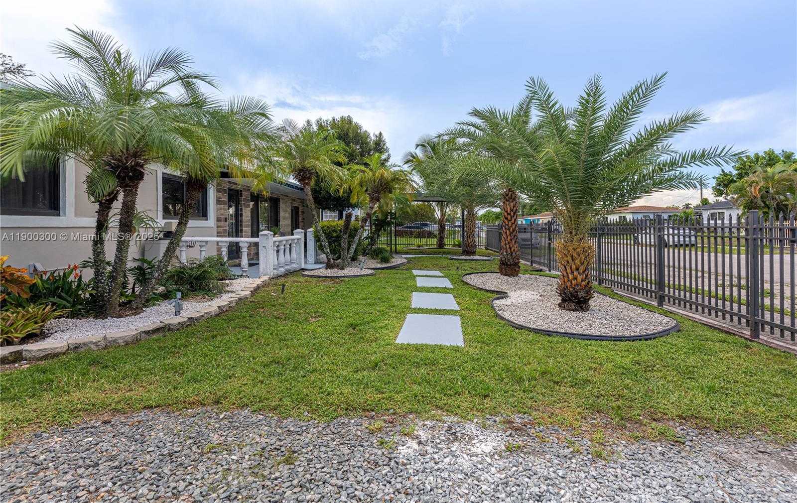 Small Image of 1262 NORTH WEST 172ND TER, Miami Gardens Number 2