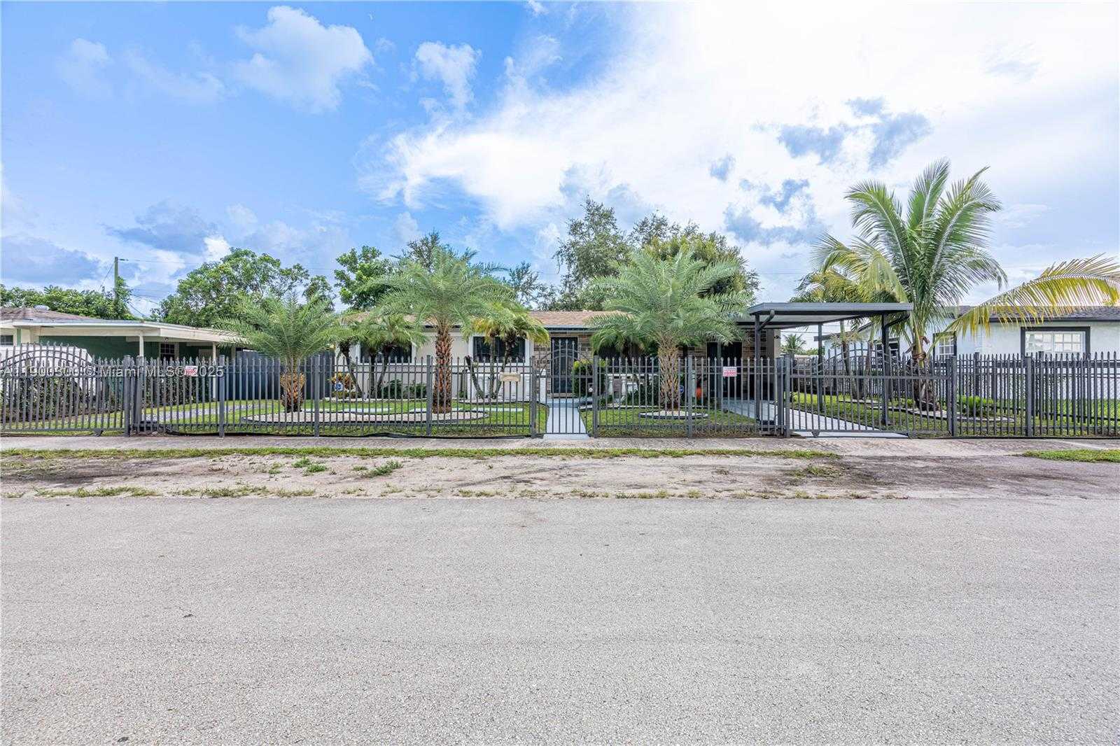 Small Image of 1262 NORTH WEST 172ND TER, Miami Gardens Number 3