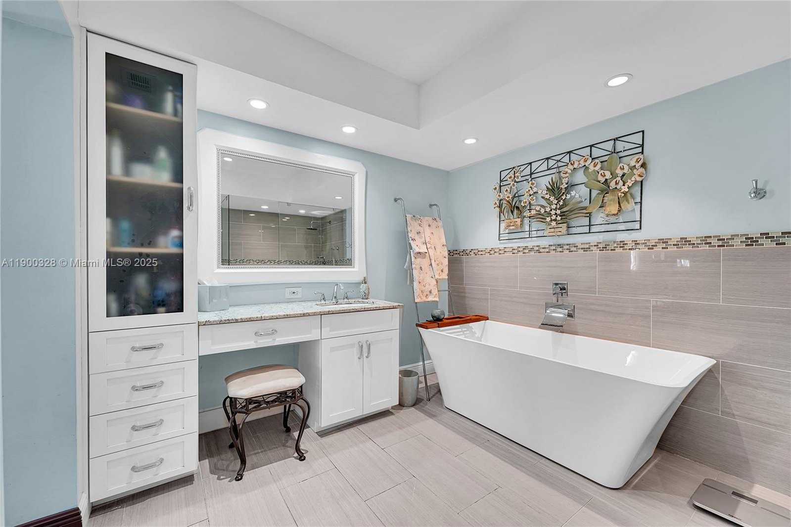 Small Image of 8370 NORTH WEST 185TH ST, Hialeah Number 11