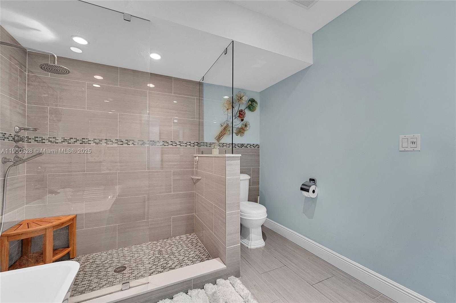 Small Image of 8370 NORTH WEST 185TH ST, Hialeah Number 12