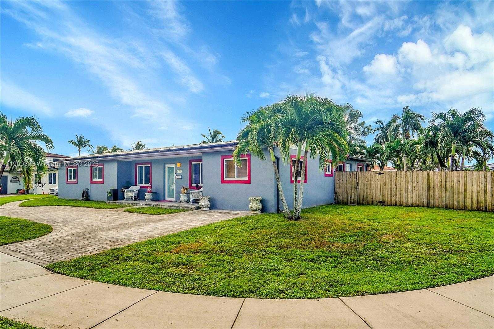 Small Image of 8370 NORTH WEST 185TH ST, Hialeah Number 2