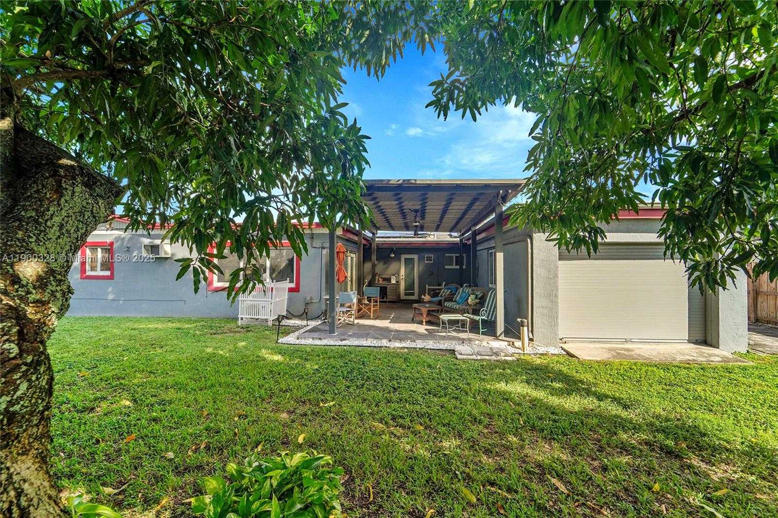 Small Image of 8370 NORTH WEST 185TH ST, Hialeah Number 21