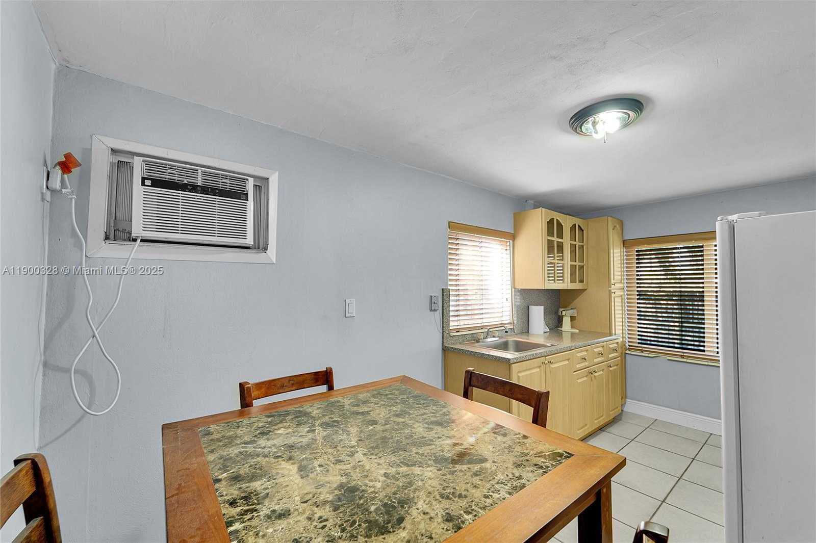 Small Image of 8370 NORTH WEST 185TH ST, Hialeah Number 26