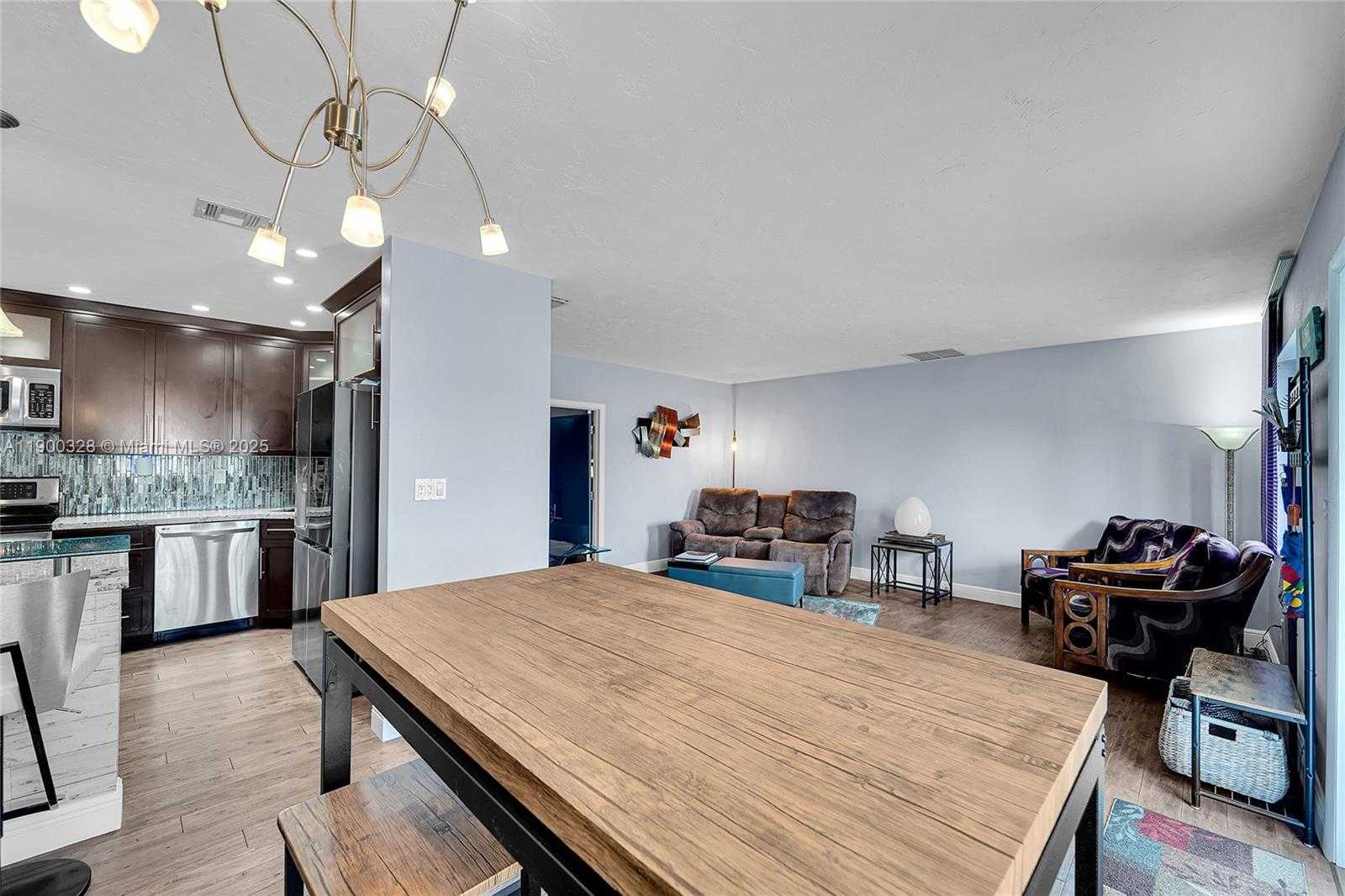 Small Image of 8370 NORTH WEST 185TH ST, Hialeah Number 6