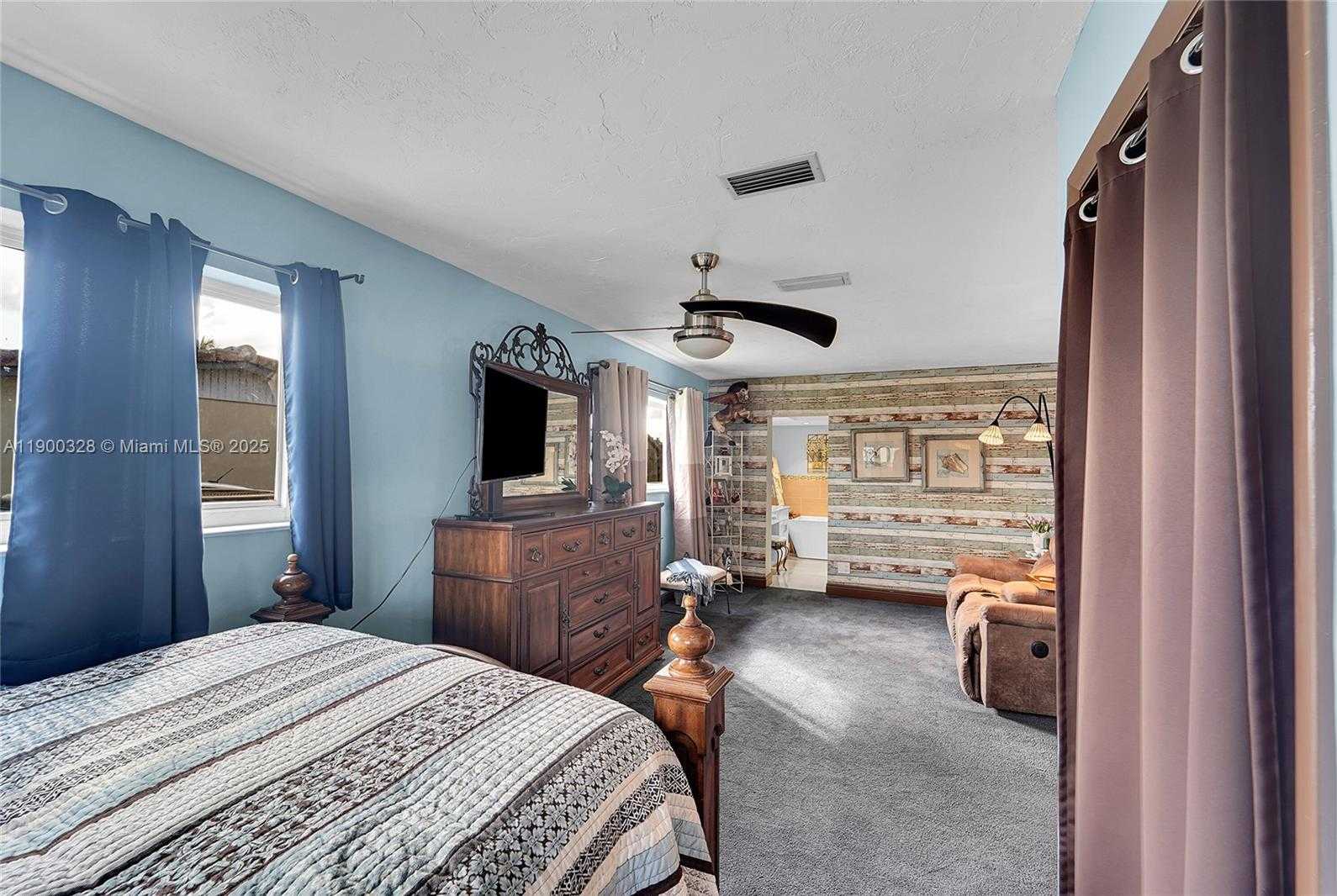 Small Image of 8370 NORTH WEST 185TH ST, Hialeah Number 9