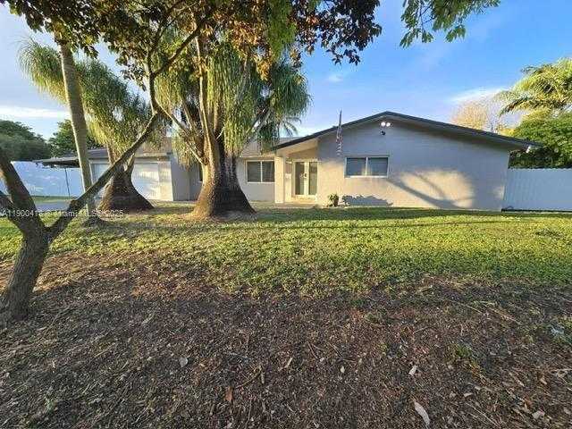 Small Image of 20925 SOUTH WEST 248TH ST, Homestead Number 2