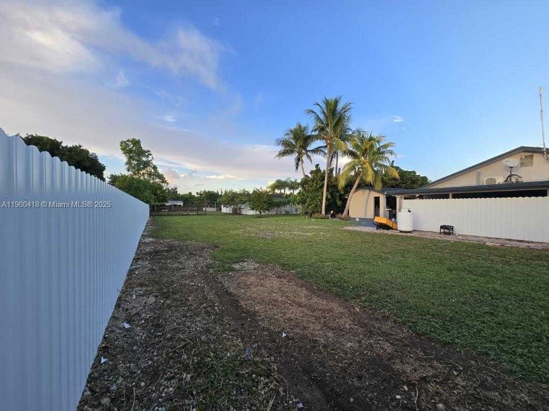 Small Image of 20925 SOUTH WEST 248TH ST, Homestead Number 27