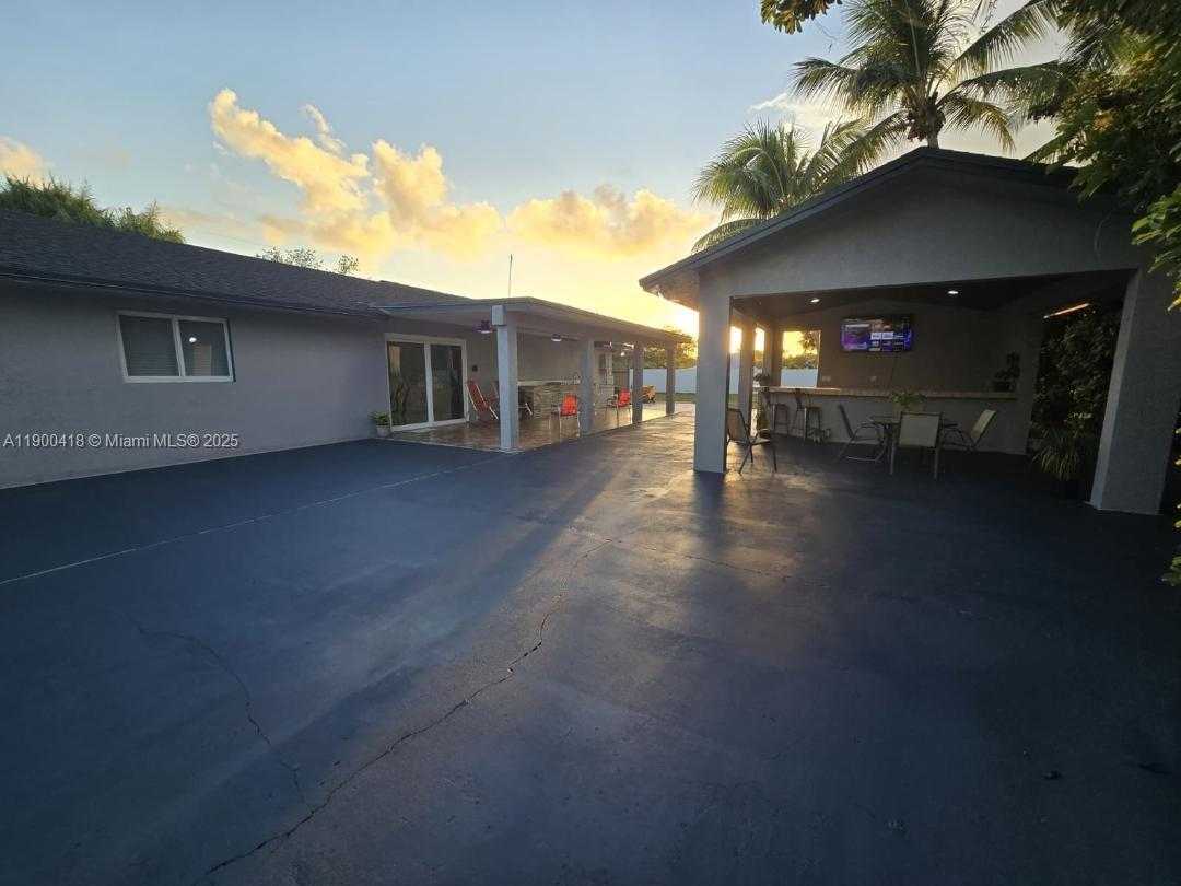 Small Image of 20925 SOUTH WEST 248TH ST, Homestead Number 32