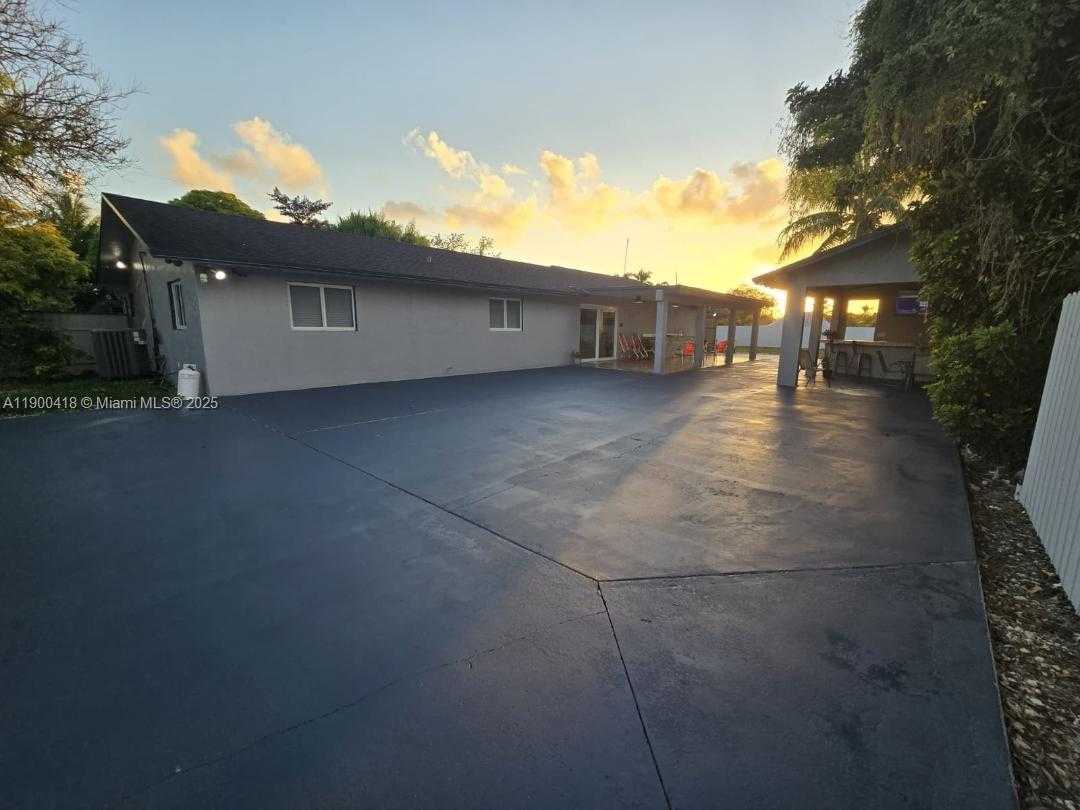 Small Image of 20925 SOUTH WEST 248TH ST, Homestead Number 33
