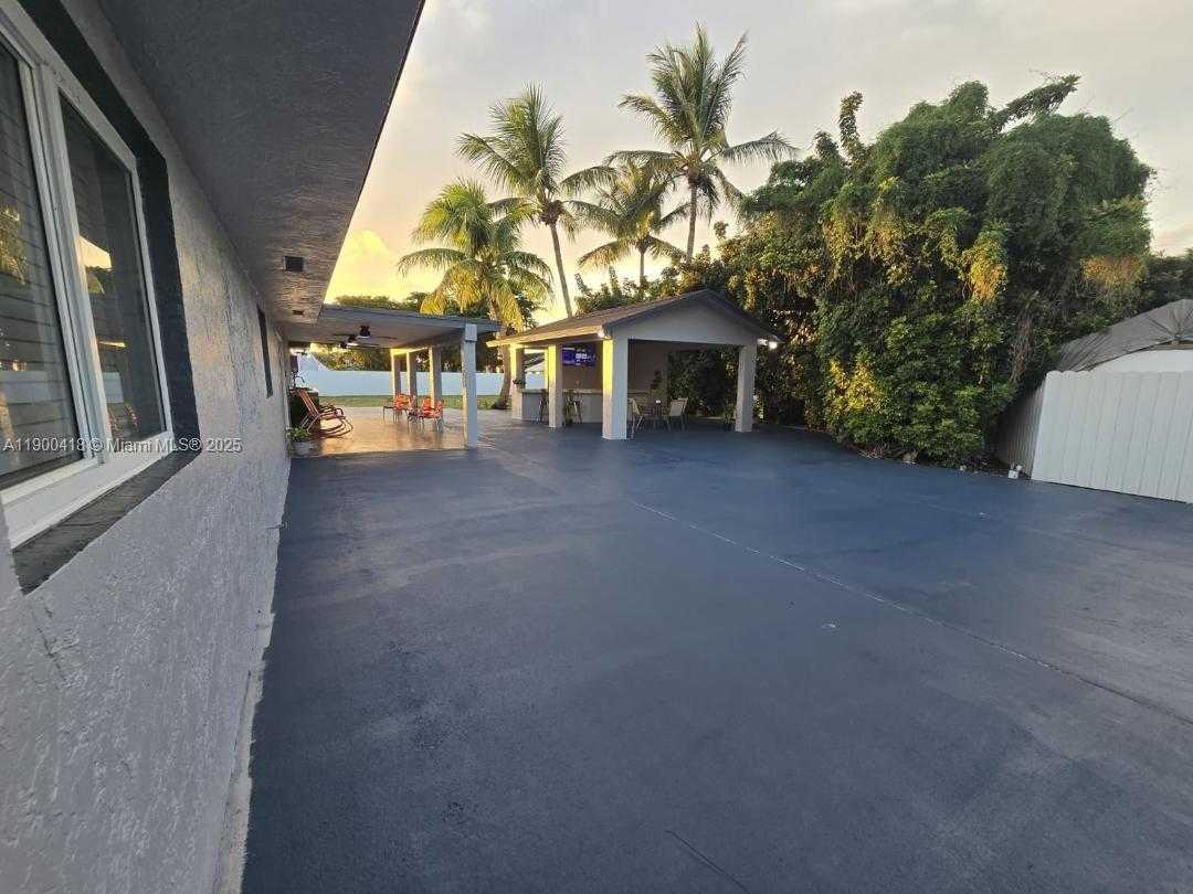 Small Image of 20925 SOUTH WEST 248TH ST, Homestead Number 36