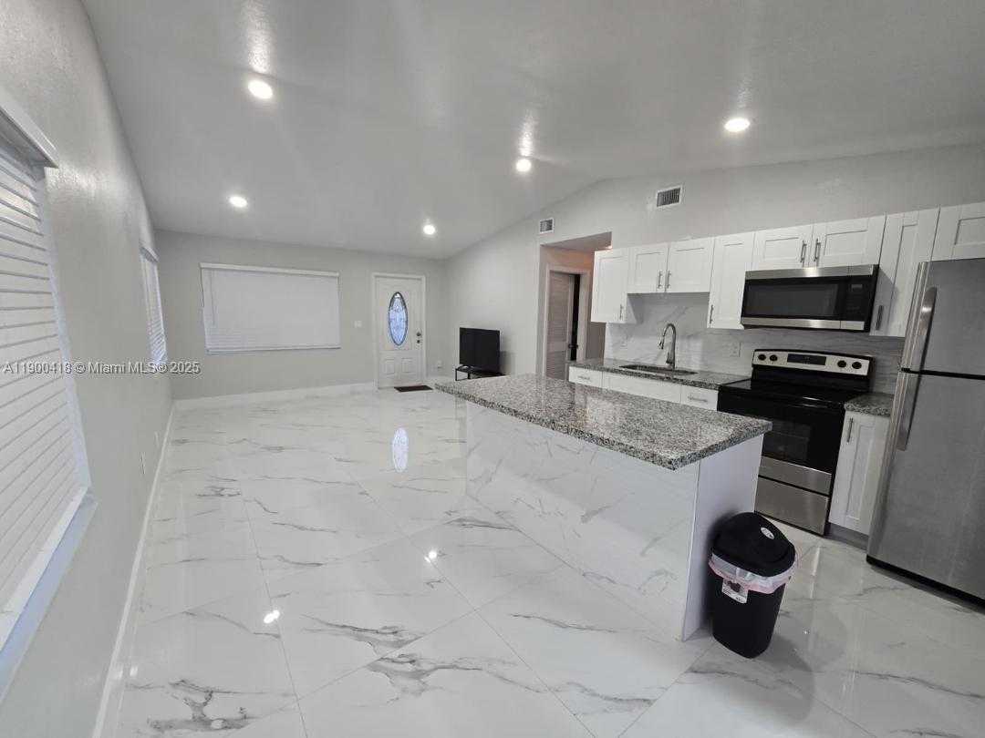 Small Image of 20925 SOUTH WEST 248TH ST, Homestead Number 43