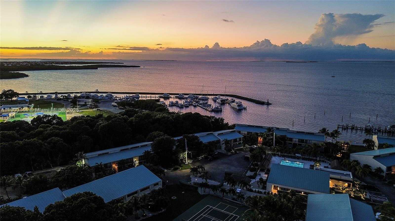 Small Image of 87200 OVERSEAS HWY UNIT S8, Islamorada Number 30