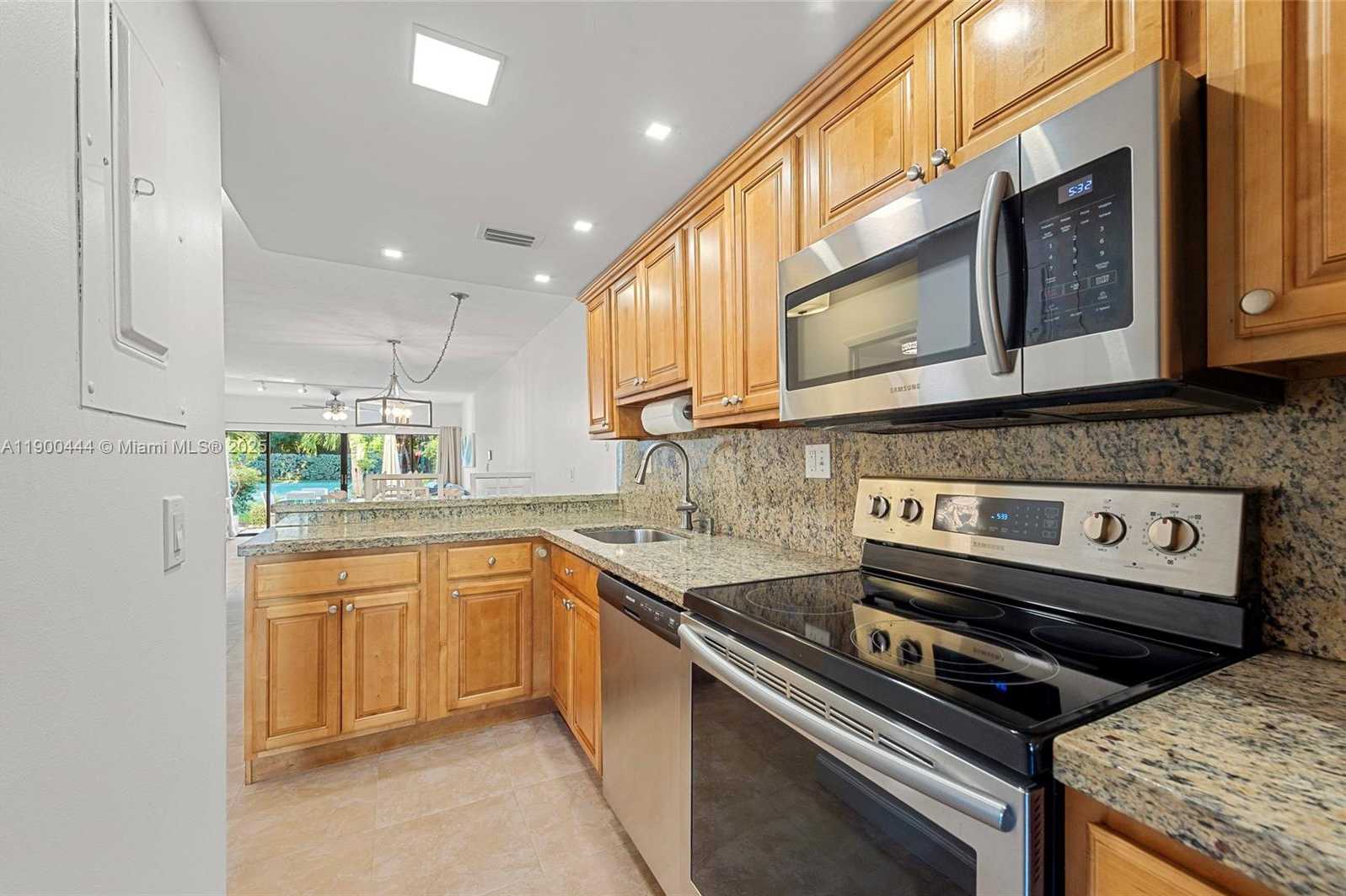 Small Image of 87200 OVERSEAS HWY UNIT S8, Islamorada Number 4