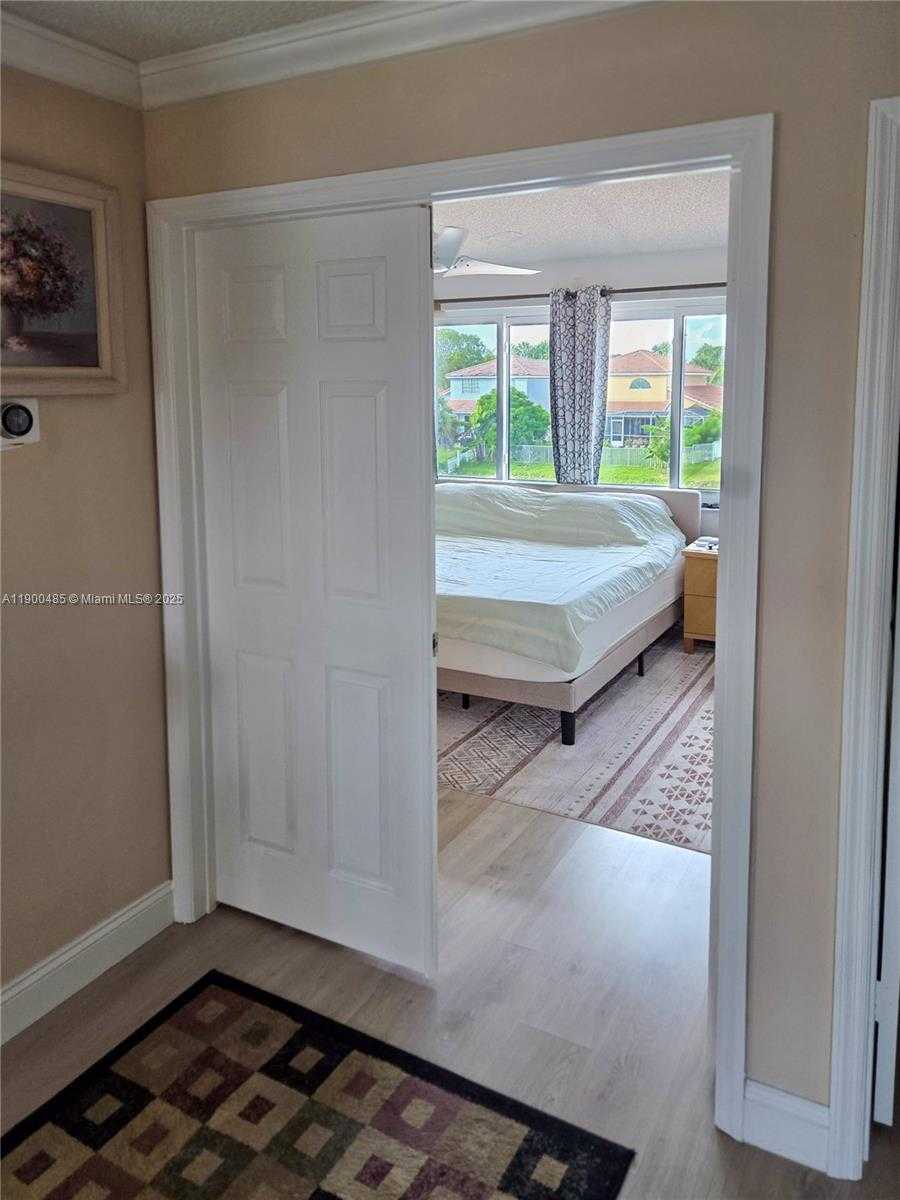 Small Image of 13431 NORTH WEST 5TH PL, Plantation Number 18