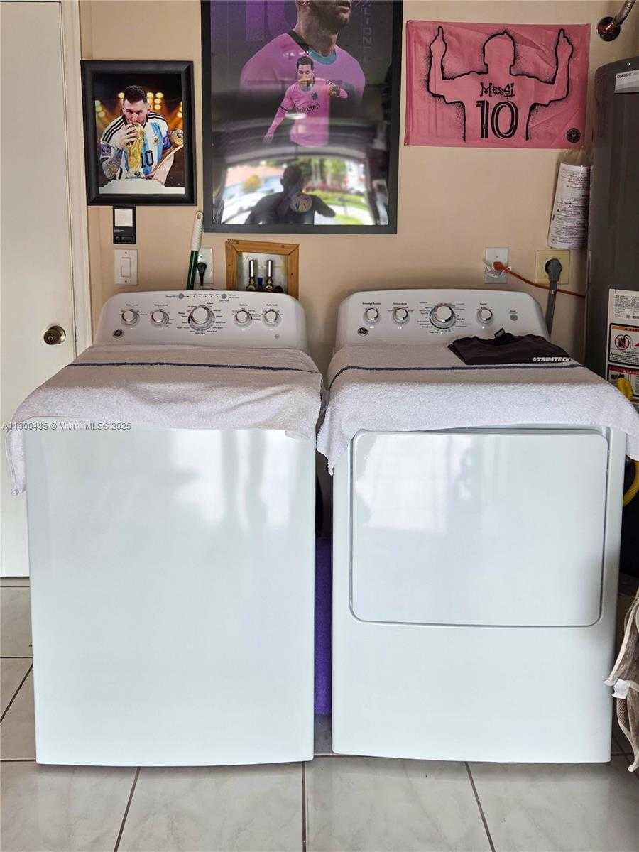 Small Image of 13431 NORTH WEST 5TH PL, Plantation Number 24