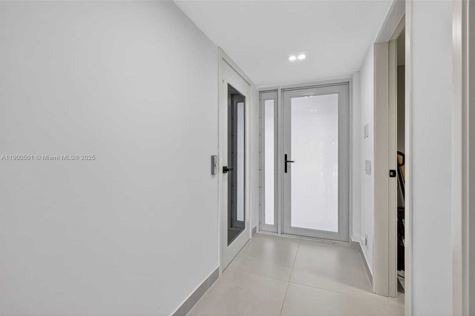 Small Image of 3830 NORTH EAST 171ST ST, North Miami Beach Number 17