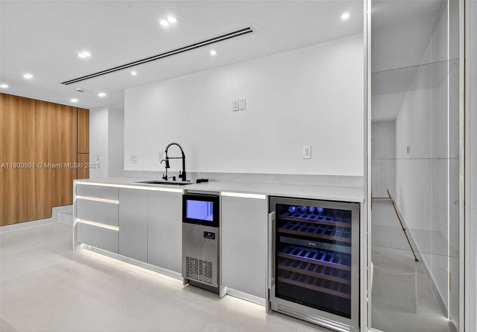 Small Image of 3830 NORTH EAST 171ST ST, North Miami Beach Number 23