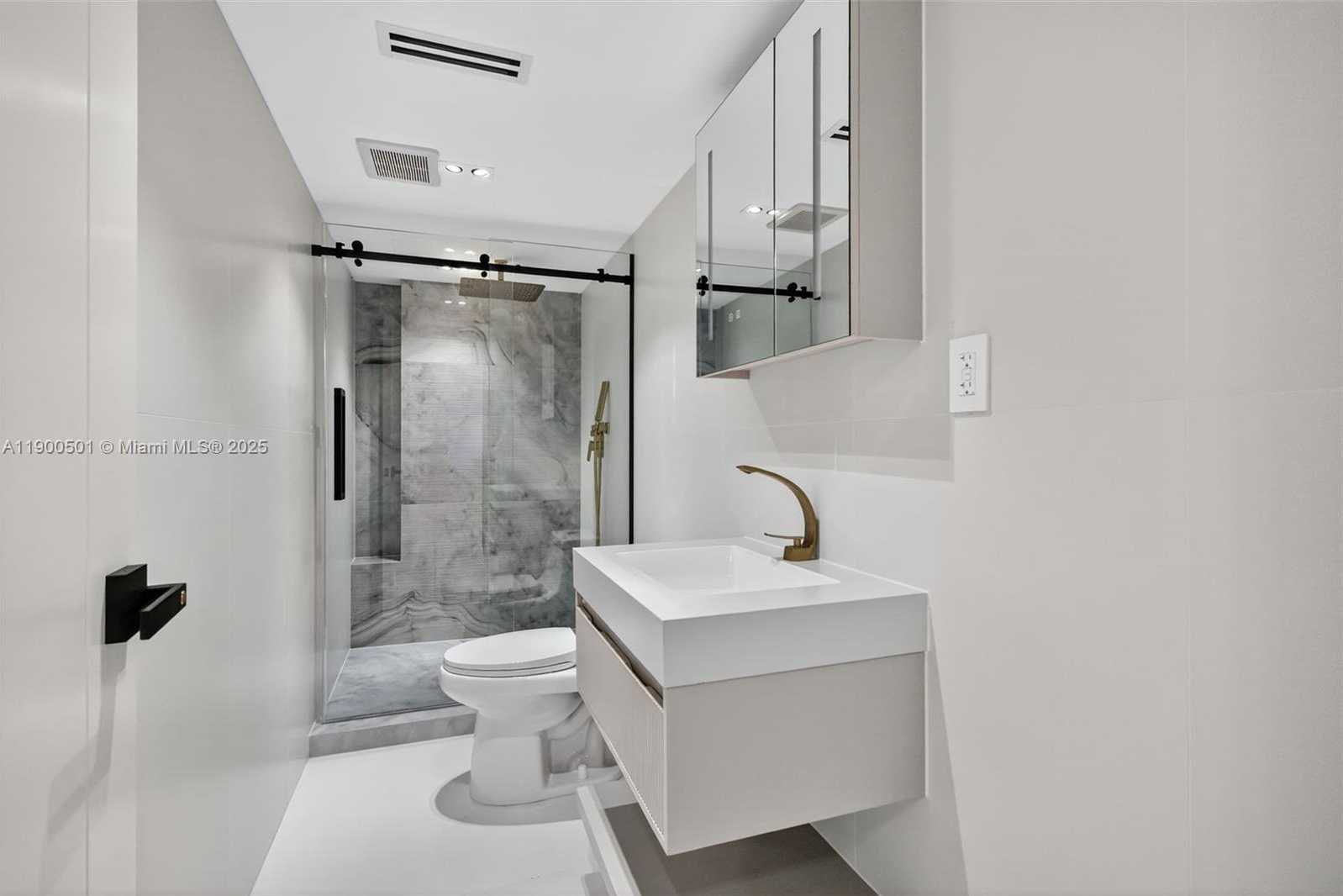 Small Image of 3830 NORTH EAST 171ST ST, North Miami Beach Number 24