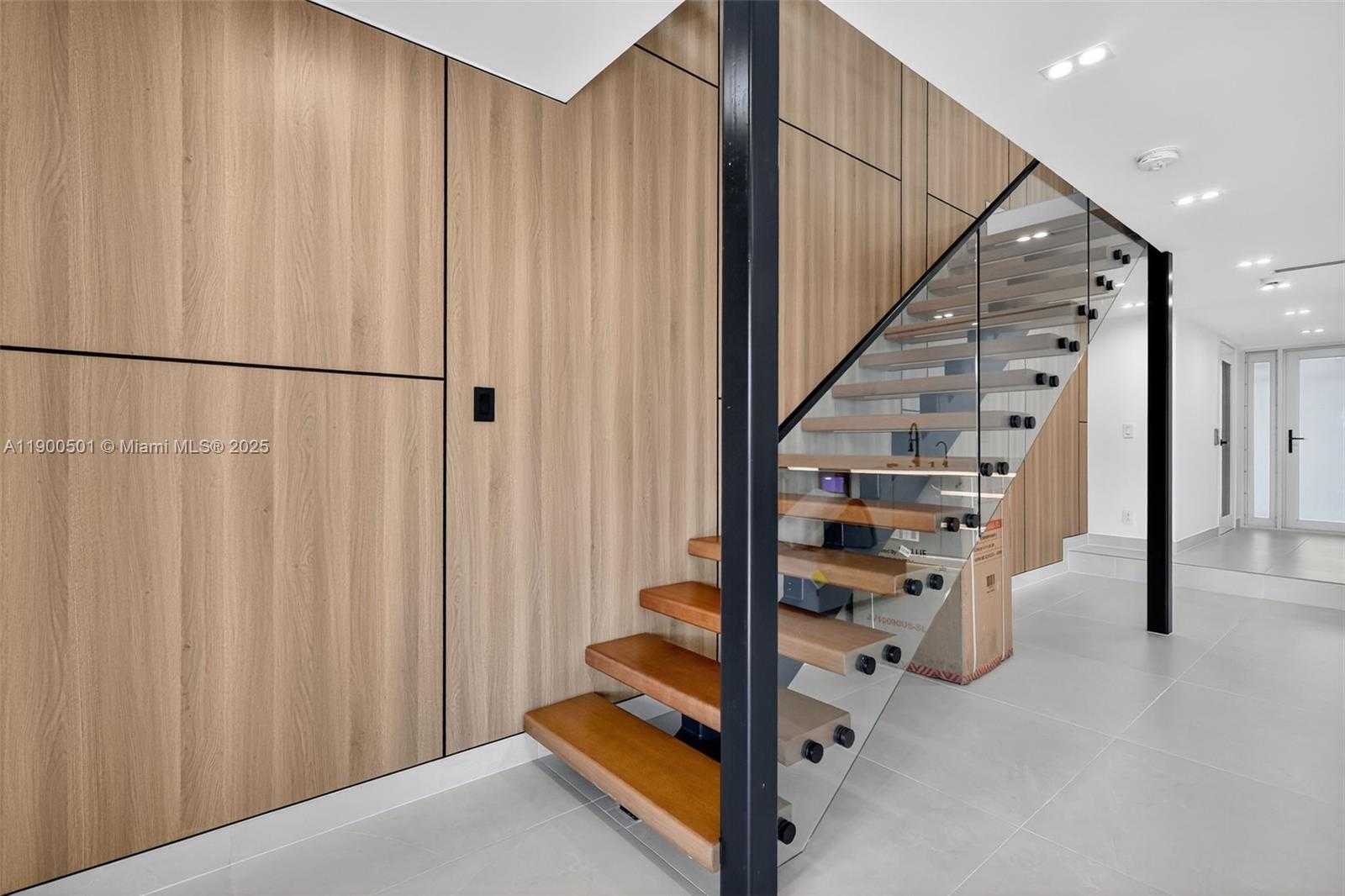 Small Image of 3830 NORTH EAST 171ST ST, North Miami Beach Number 25