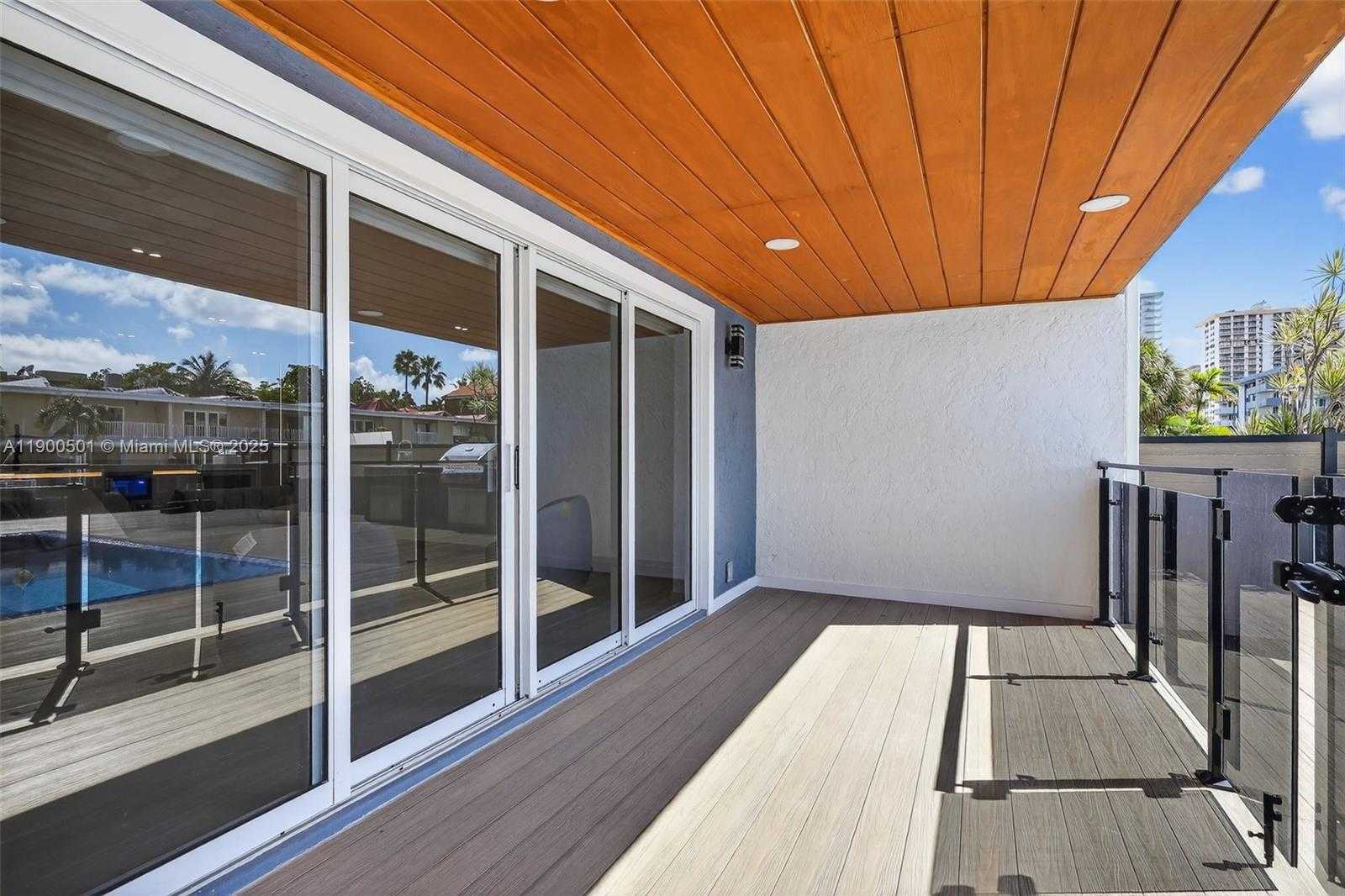 Small Image of 3830 NORTH EAST 171ST ST, North Miami Beach Number 26