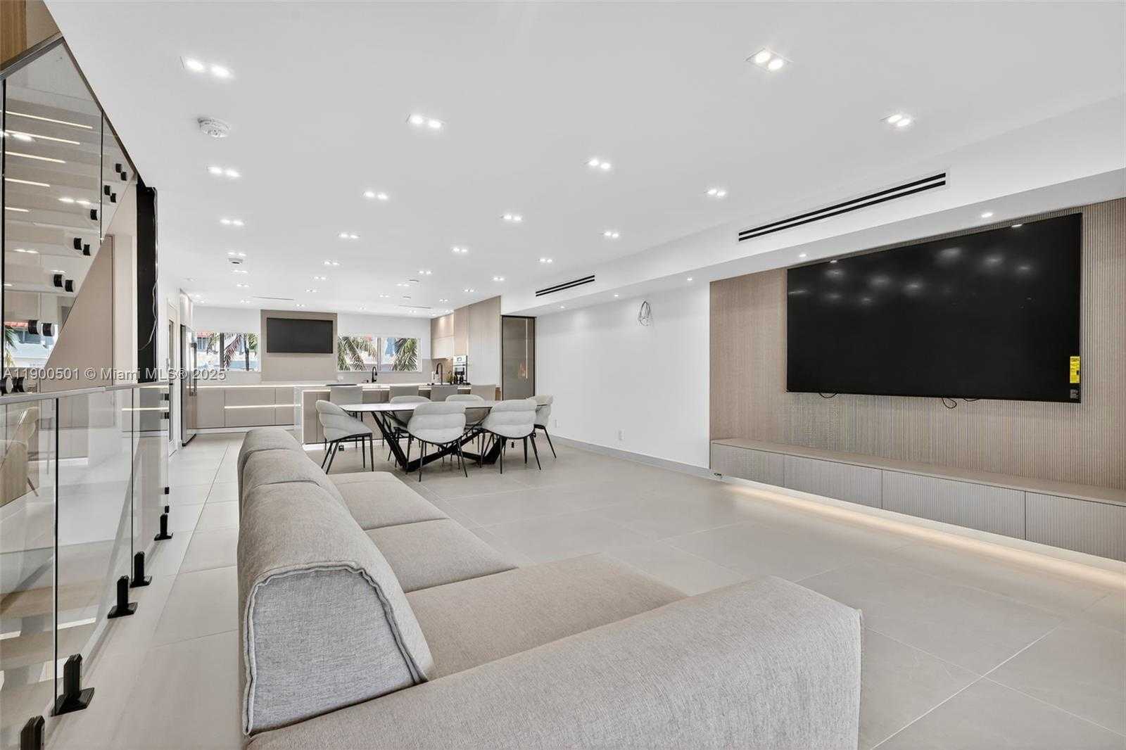 Small Image of 3830 NORTH EAST 171ST ST, North Miami Beach Number 33