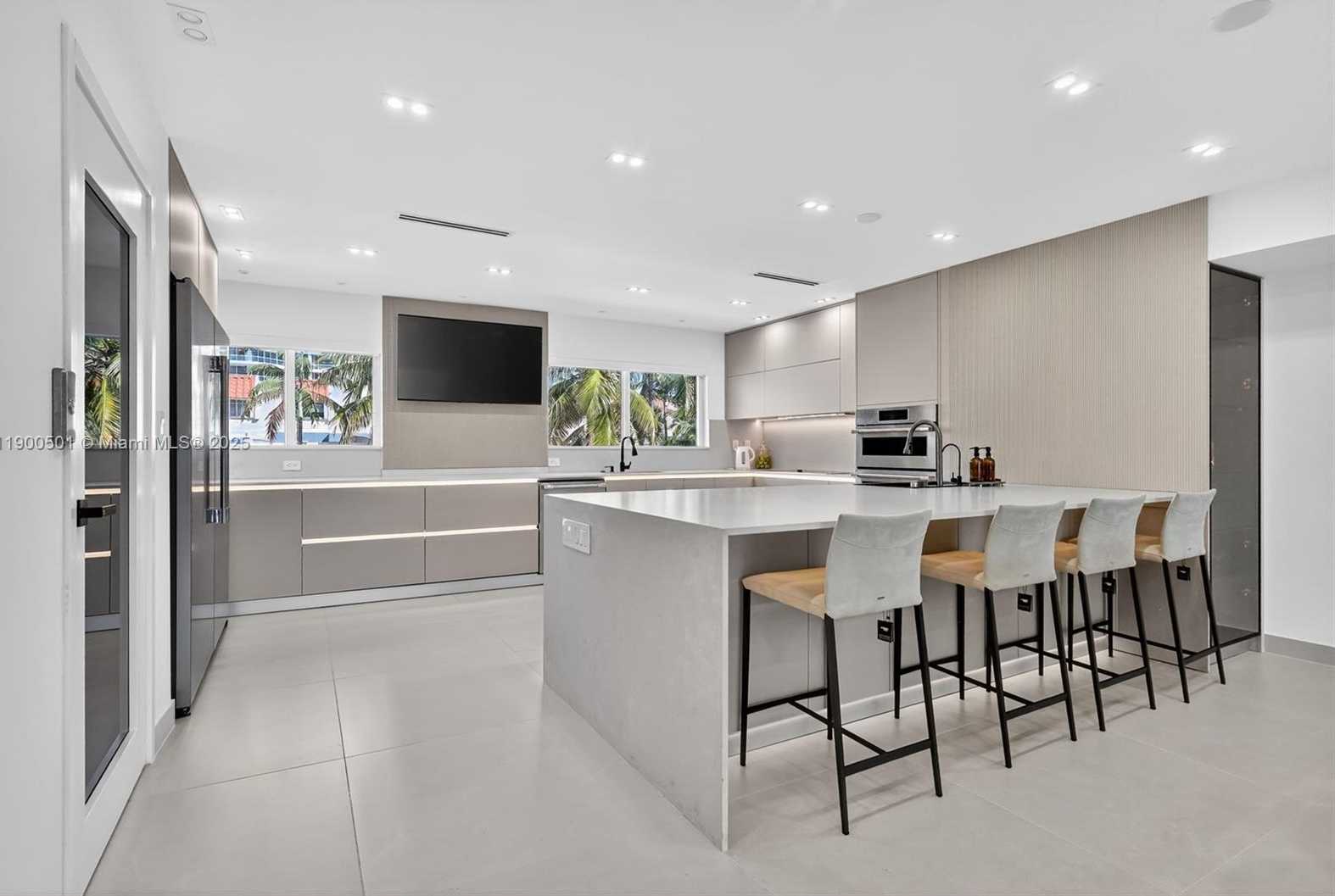 Small Image of 3830 NORTH EAST 171ST ST, North Miami Beach Number 34