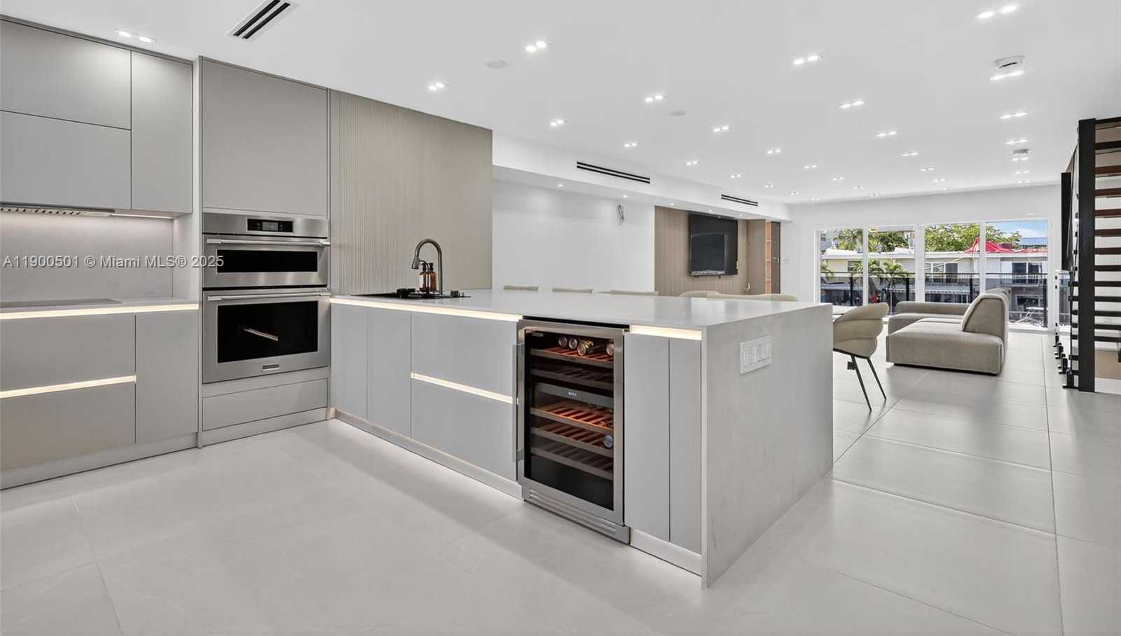 Small Image of 3830 NORTH EAST 171ST ST, North Miami Beach Number 35