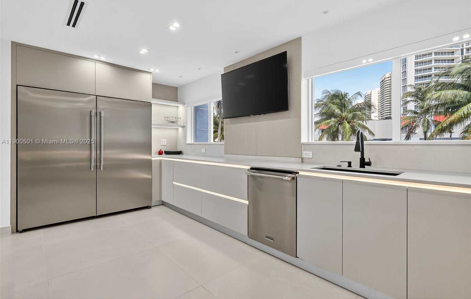 Small Image of 3830 NORTH EAST 171ST ST, North Miami Beach Number 38