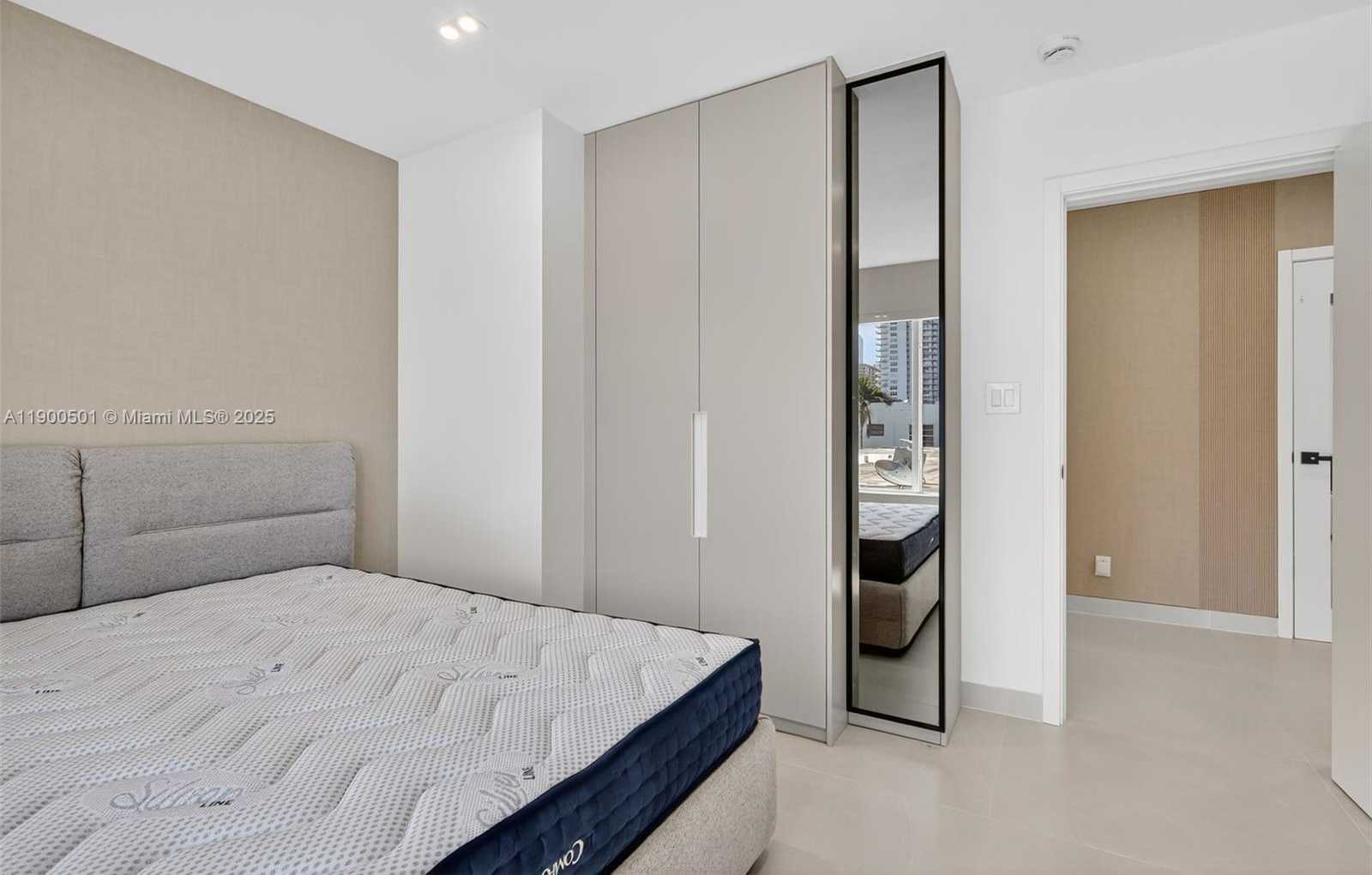 Small Image of 3830 NORTH EAST 171ST ST, North Miami Beach Number 49