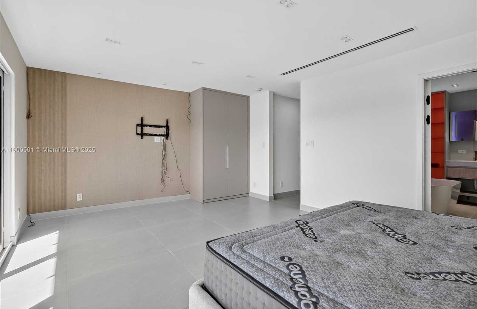 Small Image of 3830 NORTH EAST 171ST ST, North Miami Beach Number 53