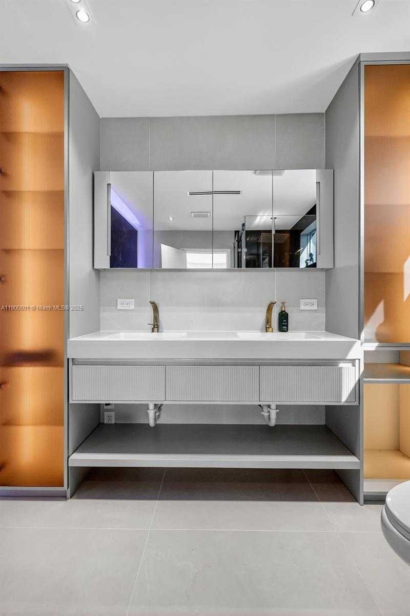 Small Image of 3830 NORTH EAST 171ST ST, North Miami Beach Number 57