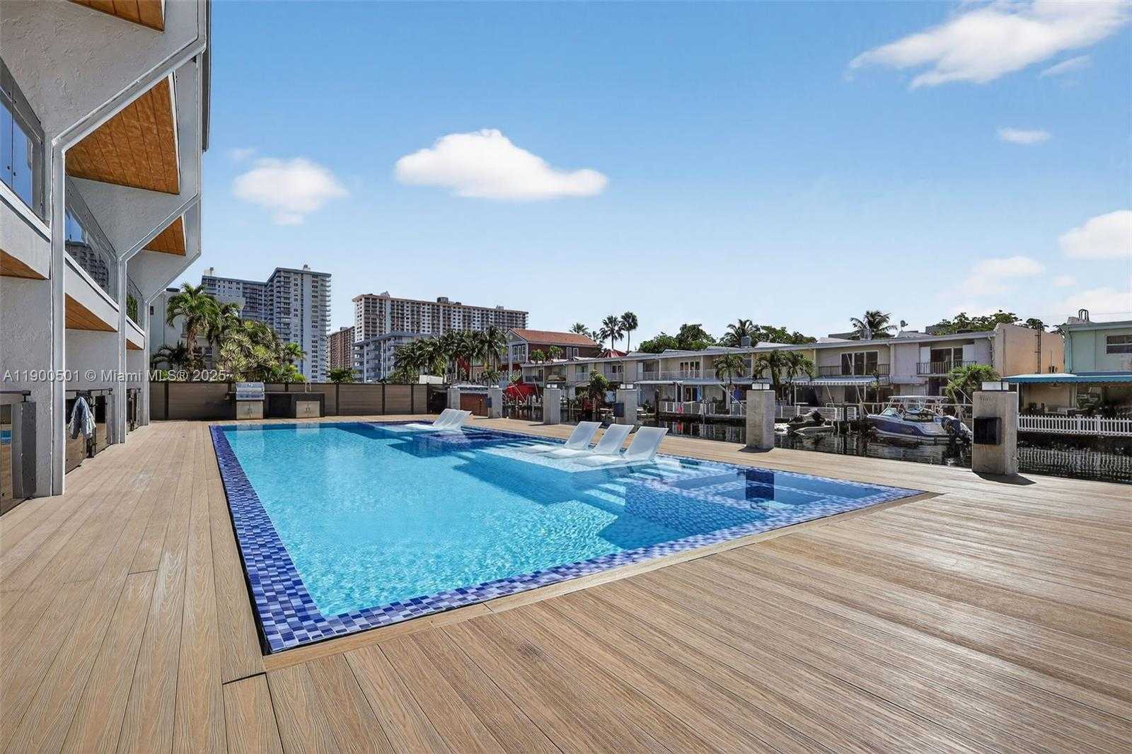 Small Image of 3830 NORTH EAST 171ST ST, North Miami Beach Number 6