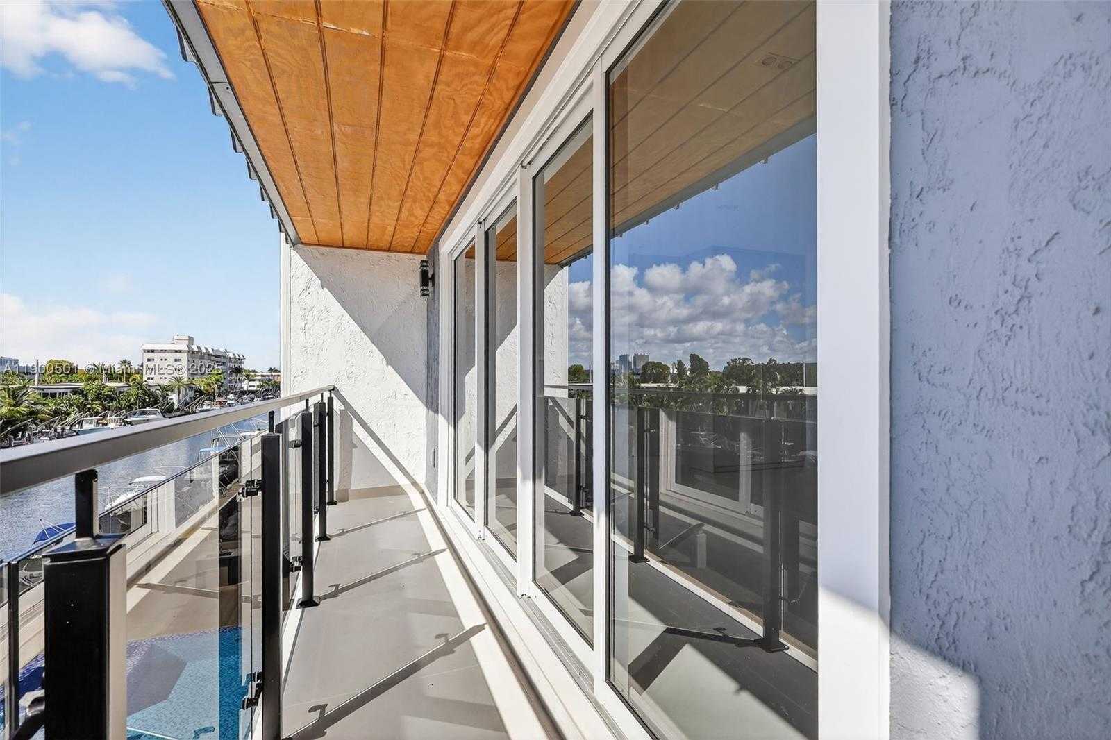 Small Image of 3830 NORTH EAST 171ST ST, North Miami Beach Number 60