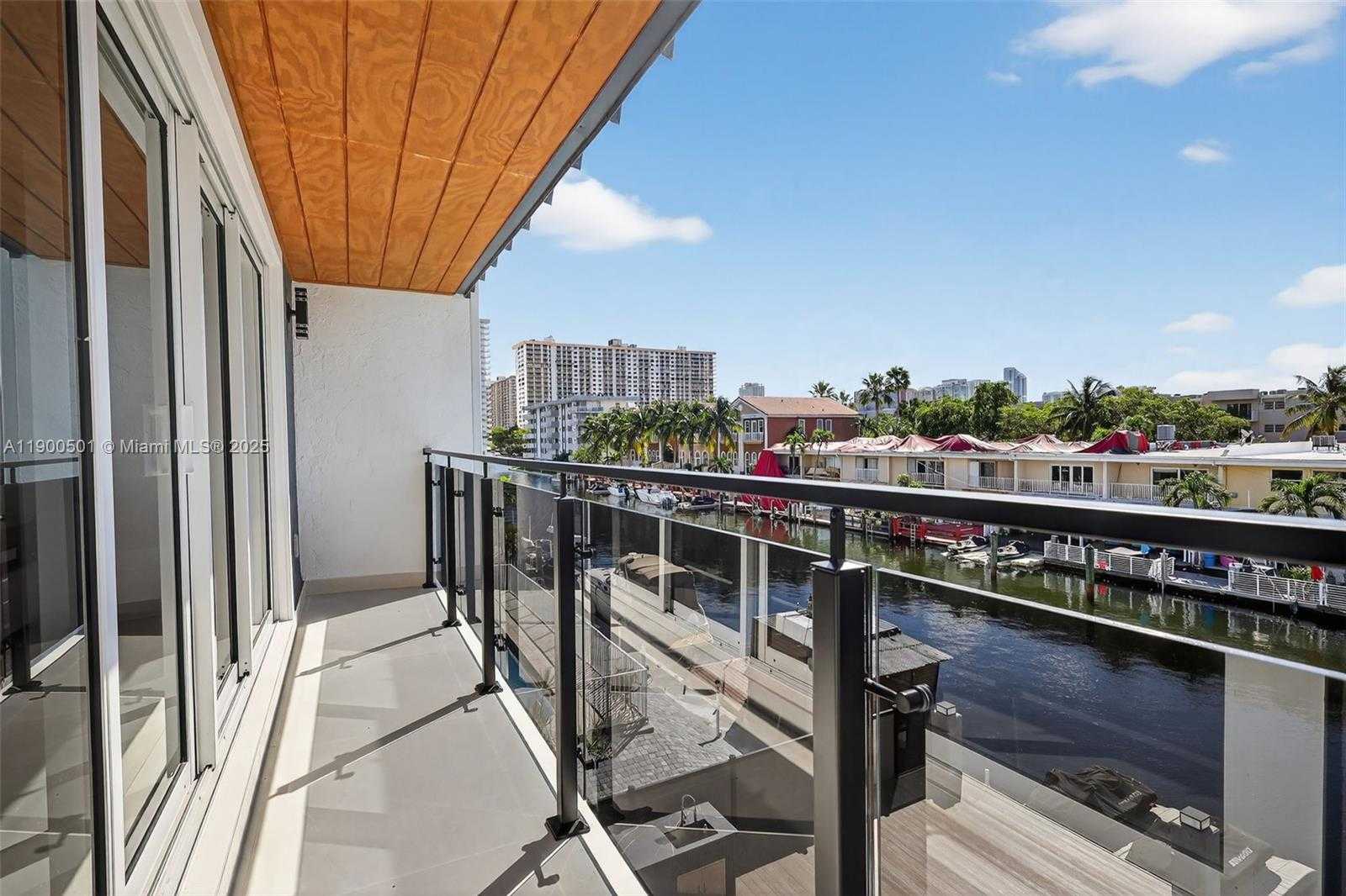 Small Image of 3830 NORTH EAST 171ST ST, North Miami Beach Number 62