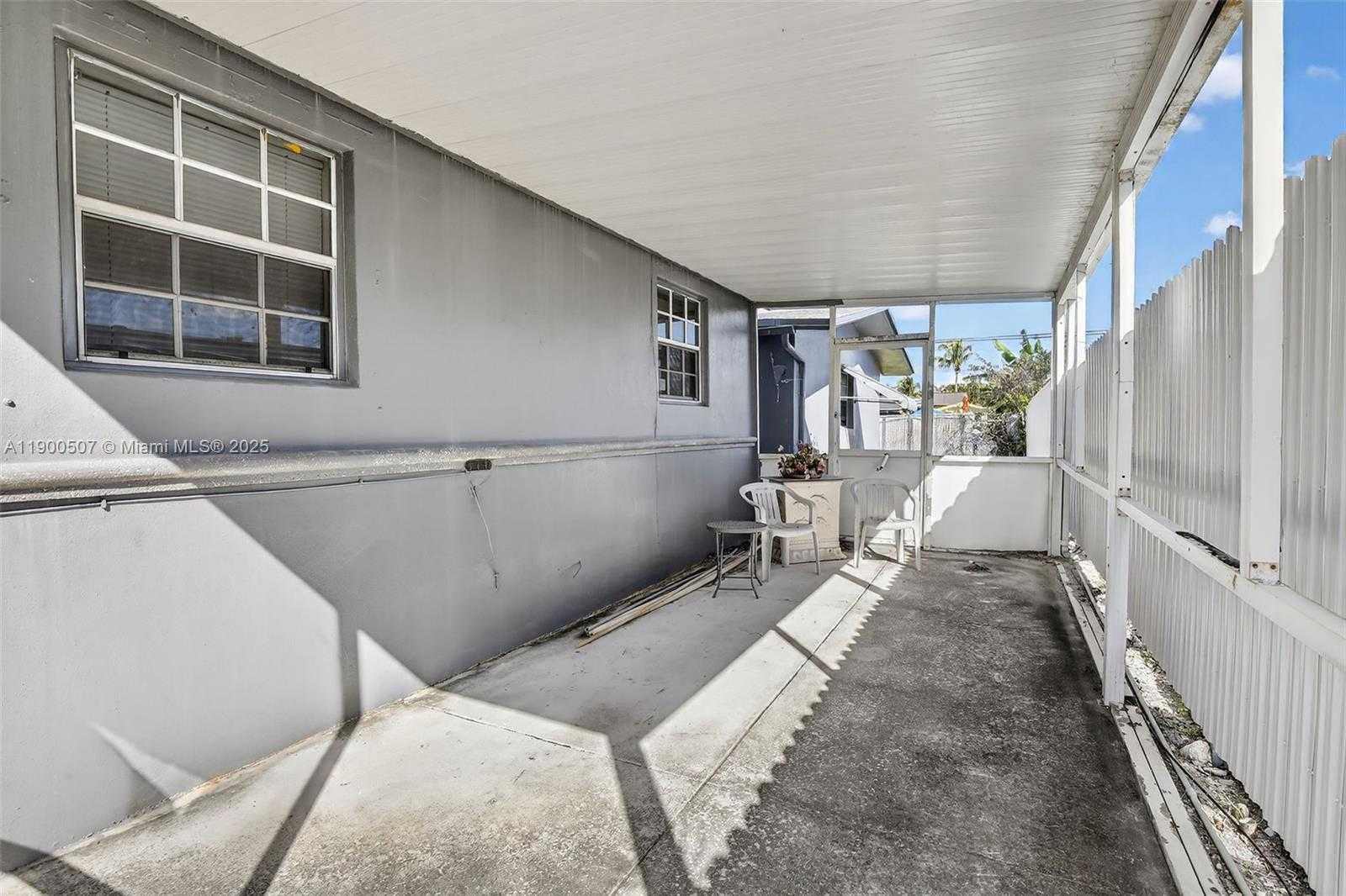 Small Image of 18835 NORTH WEST 44TH CT, Miami Gardens Number 24