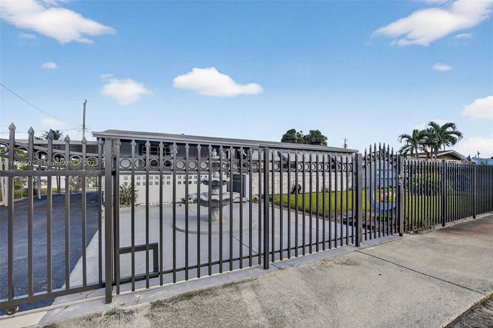 Small Image of 18835 NORTH WEST 44TH CT, Miami Gardens Number 27