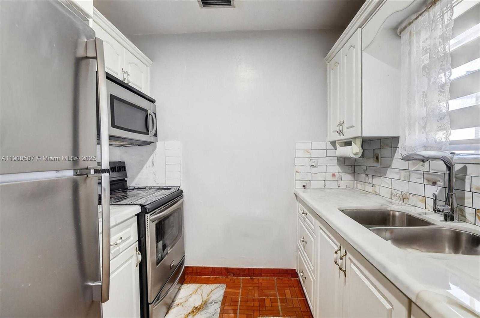 Small Image of 18835 NORTH WEST 44TH CT, Miami Gardens Number 8