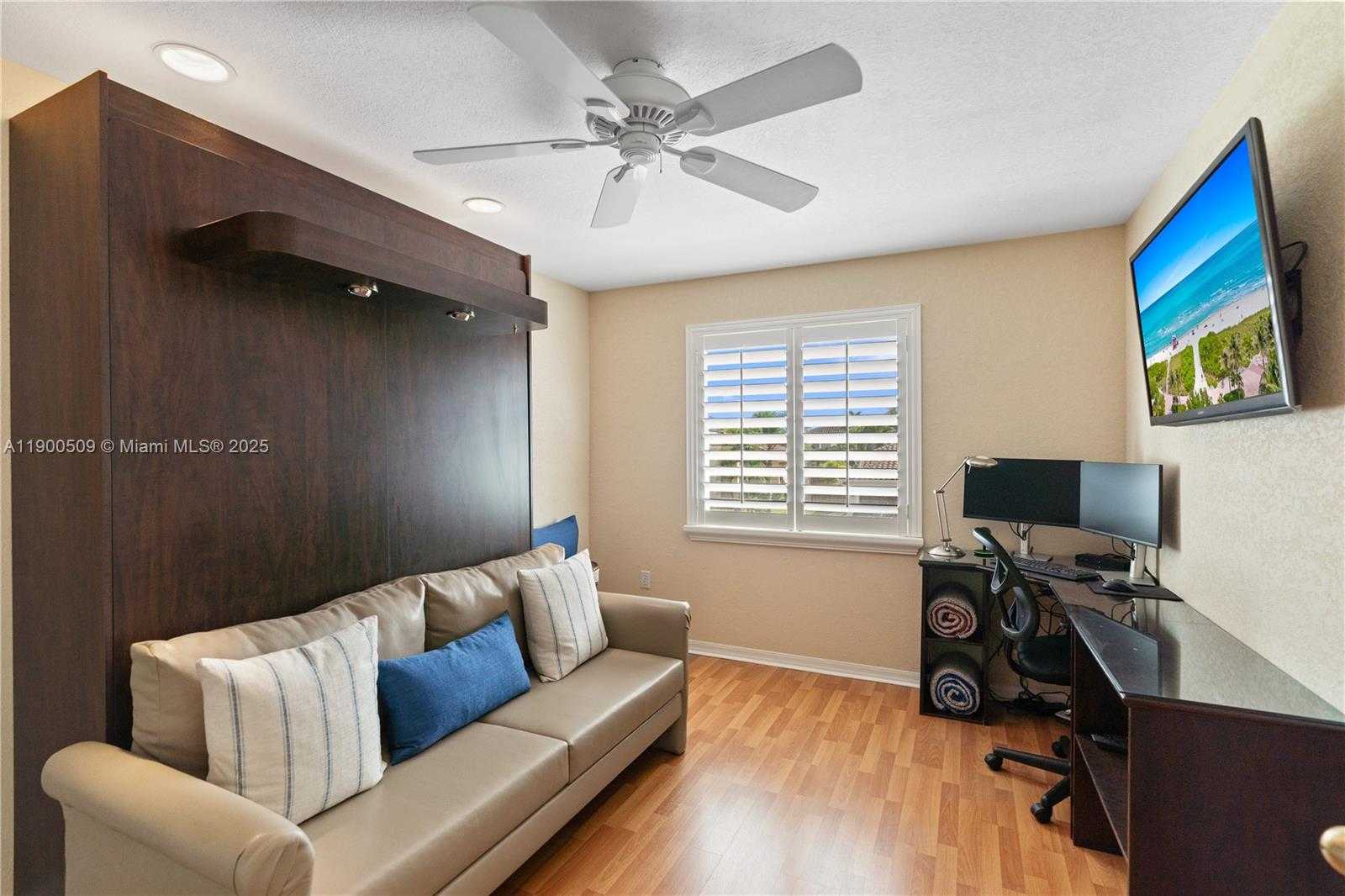 Small Image of 19173 NORTH WEST 23RD ST, Pembroke Pines Number 13