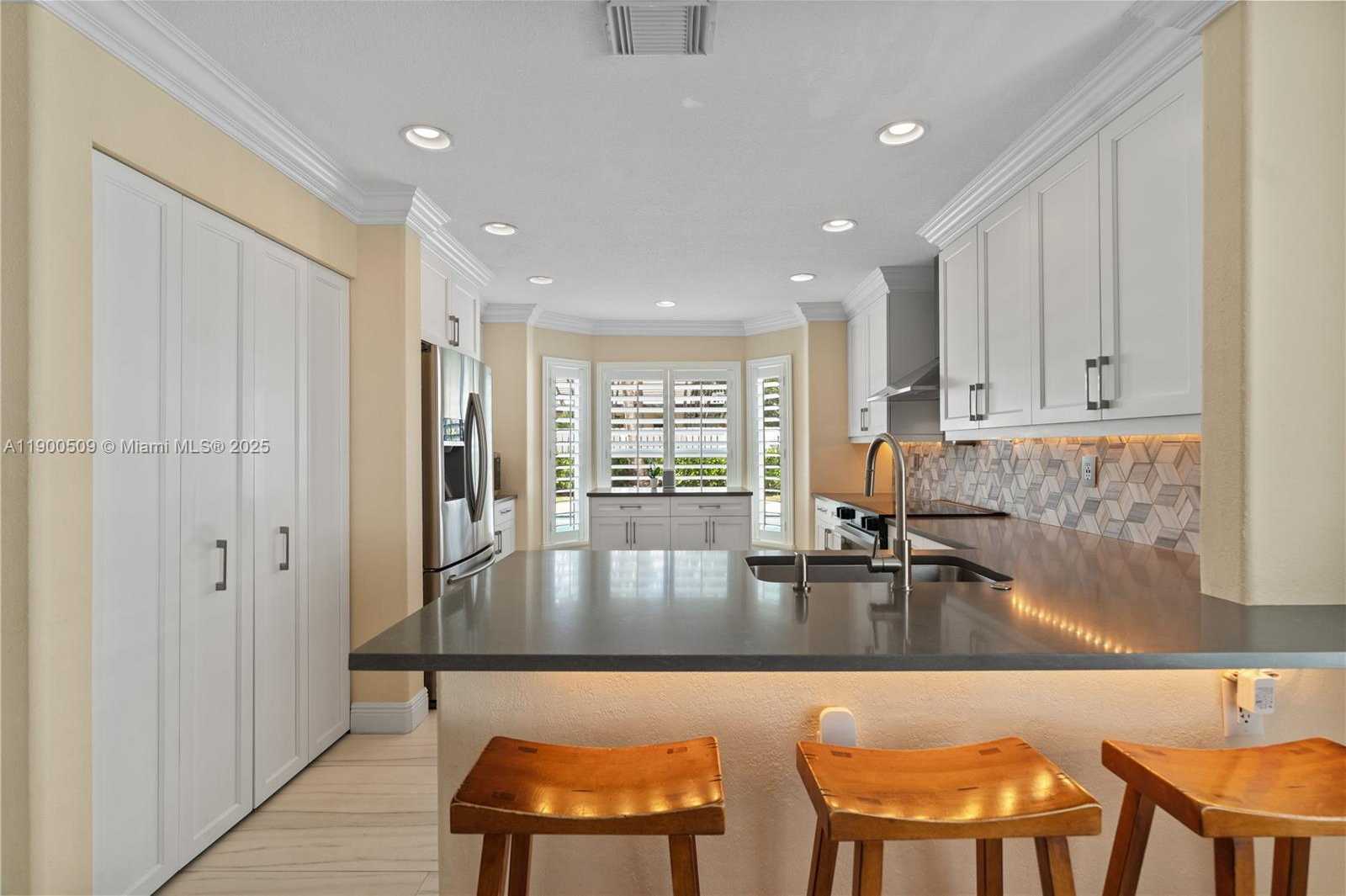 Small Image of 19173 NORTH WEST 23RD ST, Pembroke Pines Number 18