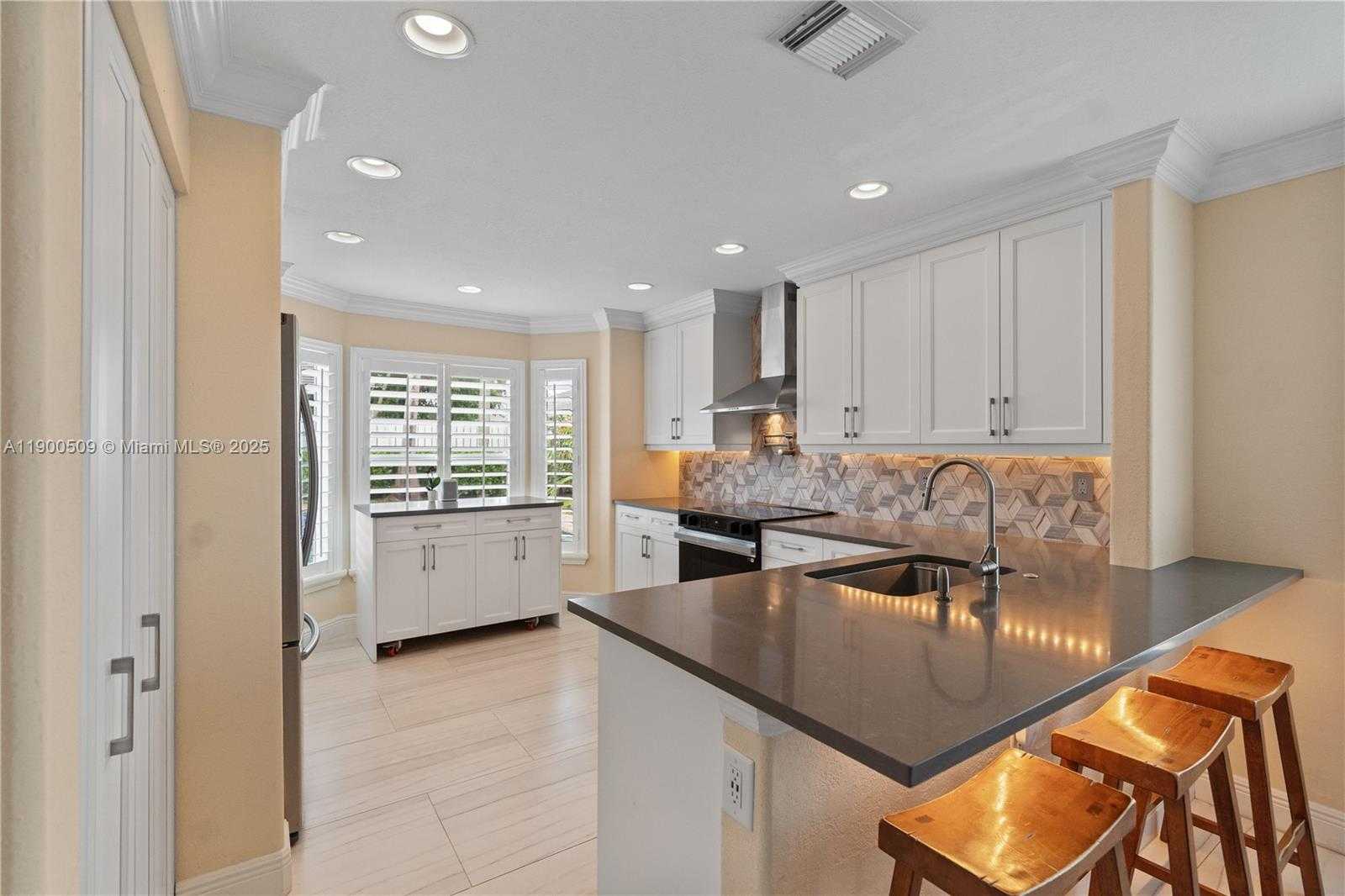 Small Image of 19173 NORTH WEST 23RD ST, Pembroke Pines Number 20