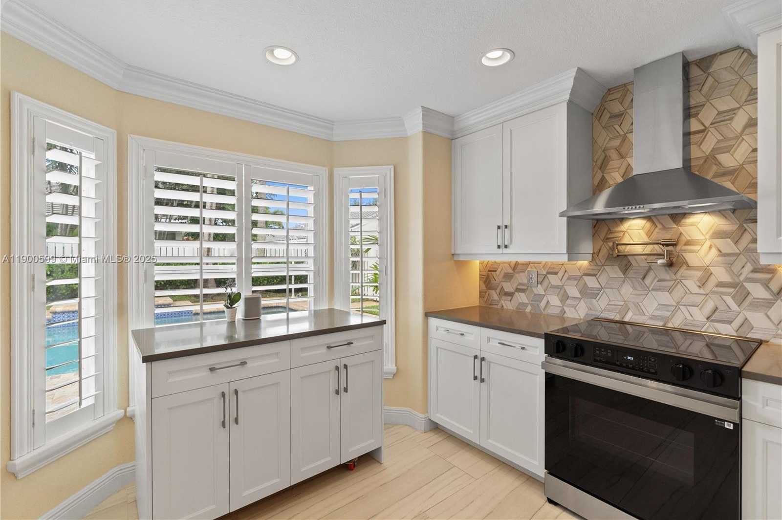 Small Image of 19173 NORTH WEST 23RD ST, Pembroke Pines Number 21