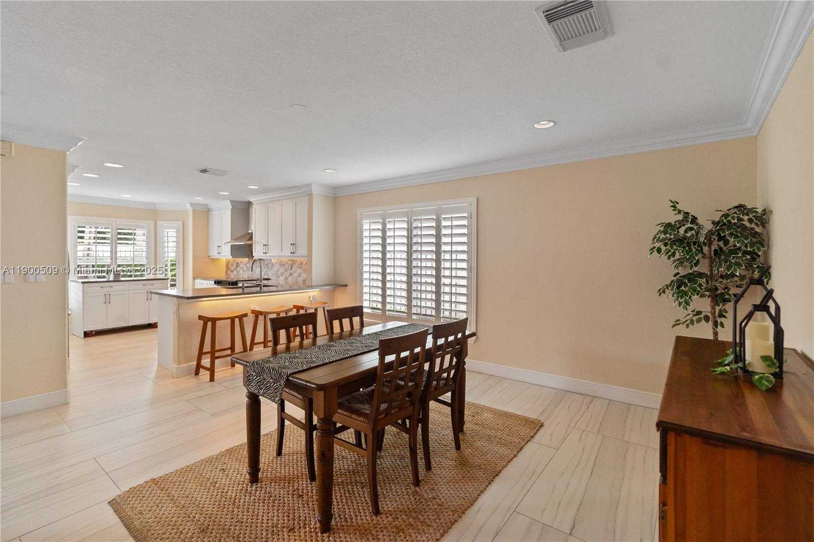 Small Image of 19173 NORTH WEST 23RD ST, Pembroke Pines Number 24