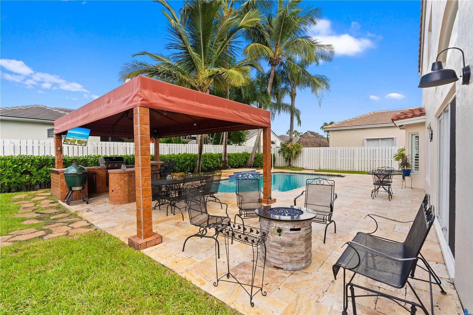 Small Image of 19173 NORTH WEST 23RD ST, Pembroke Pines Number 35