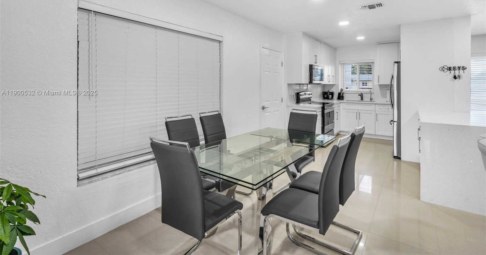 Small Image of 4510 NORTH WEST 168TH TERR, Miami Gardens Number 10